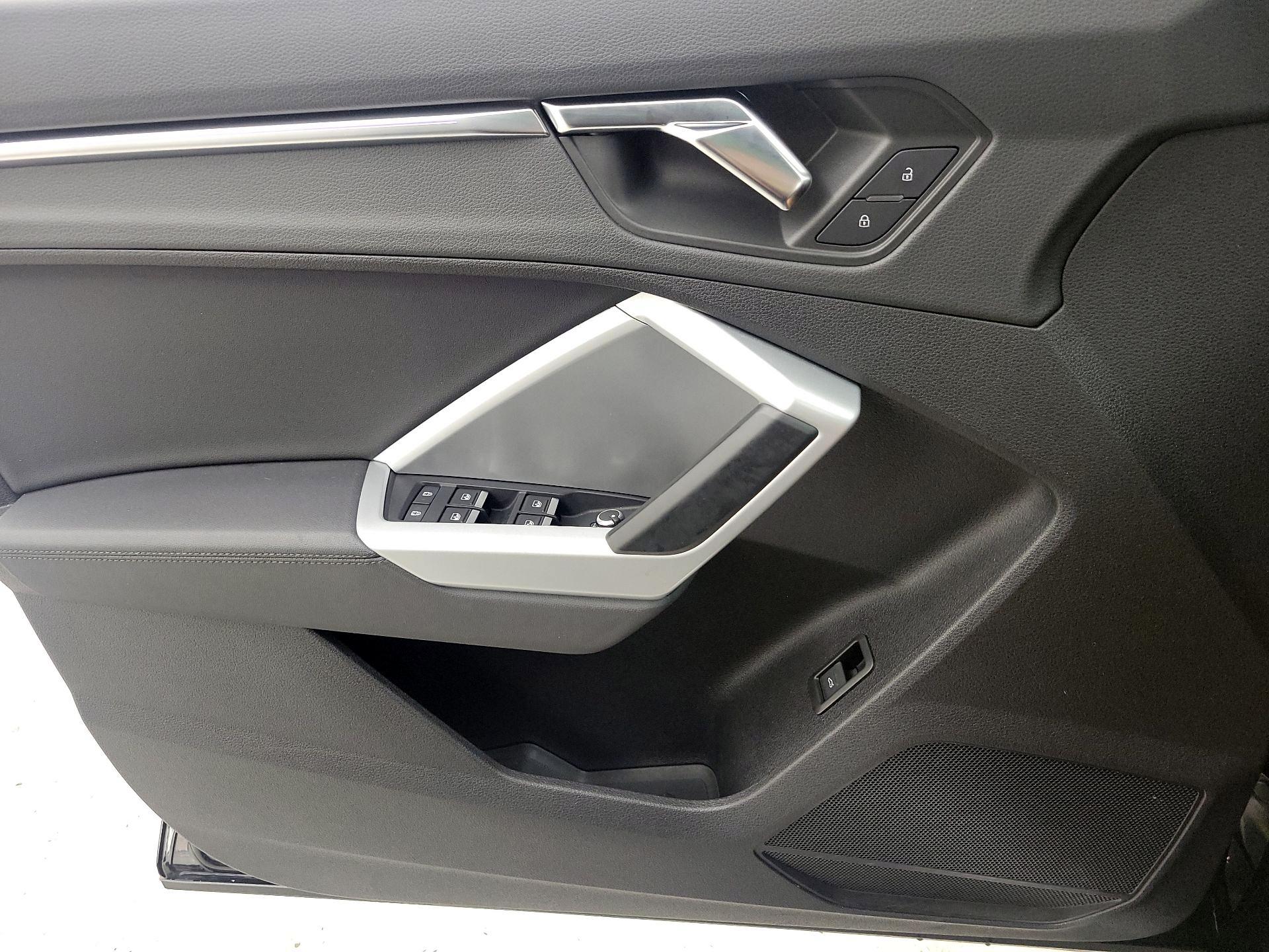 Thumbnail: 2021 Audi Q3 - 12