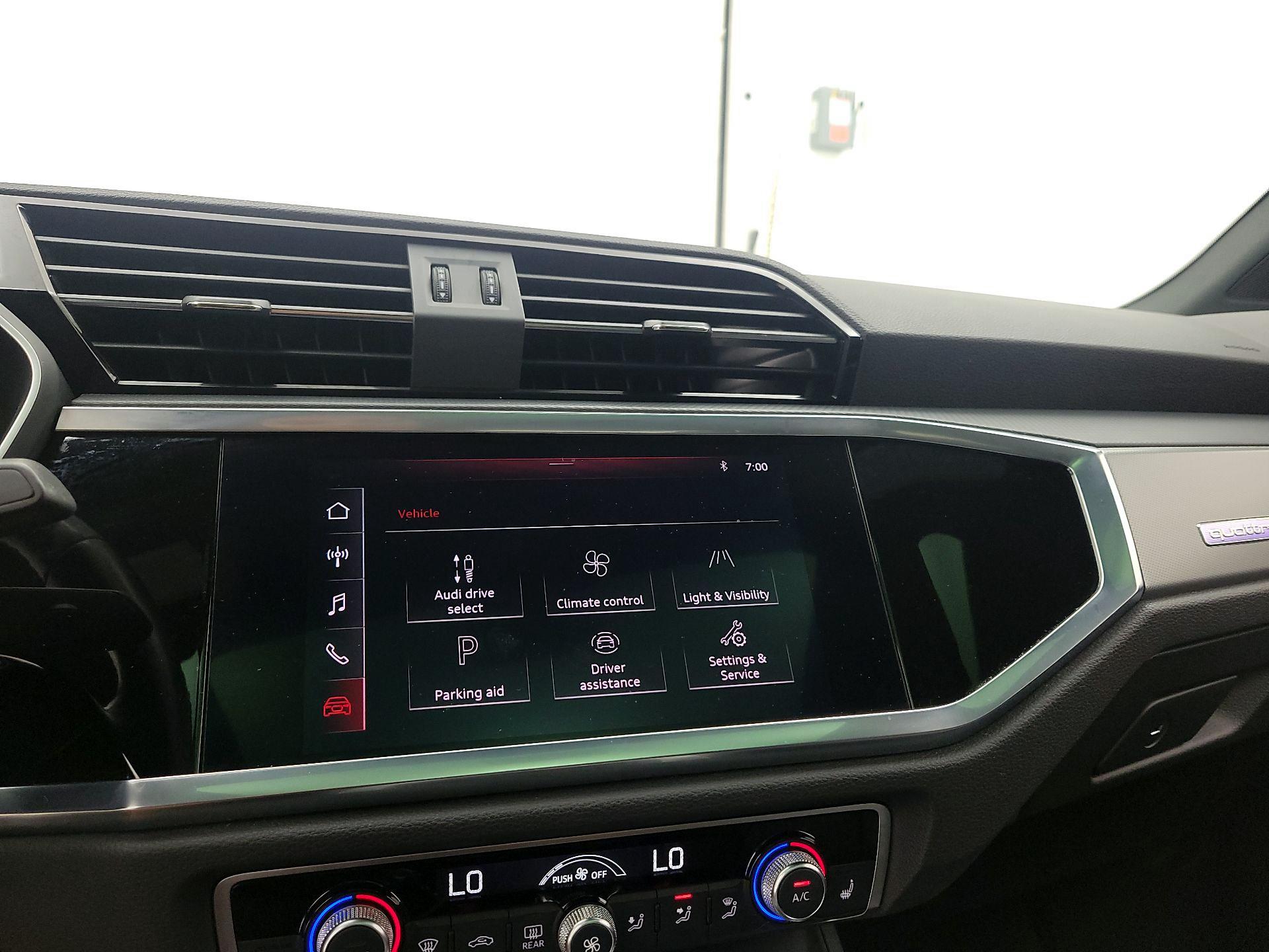 Thumbnail: 2021 Audi Q3 - 15