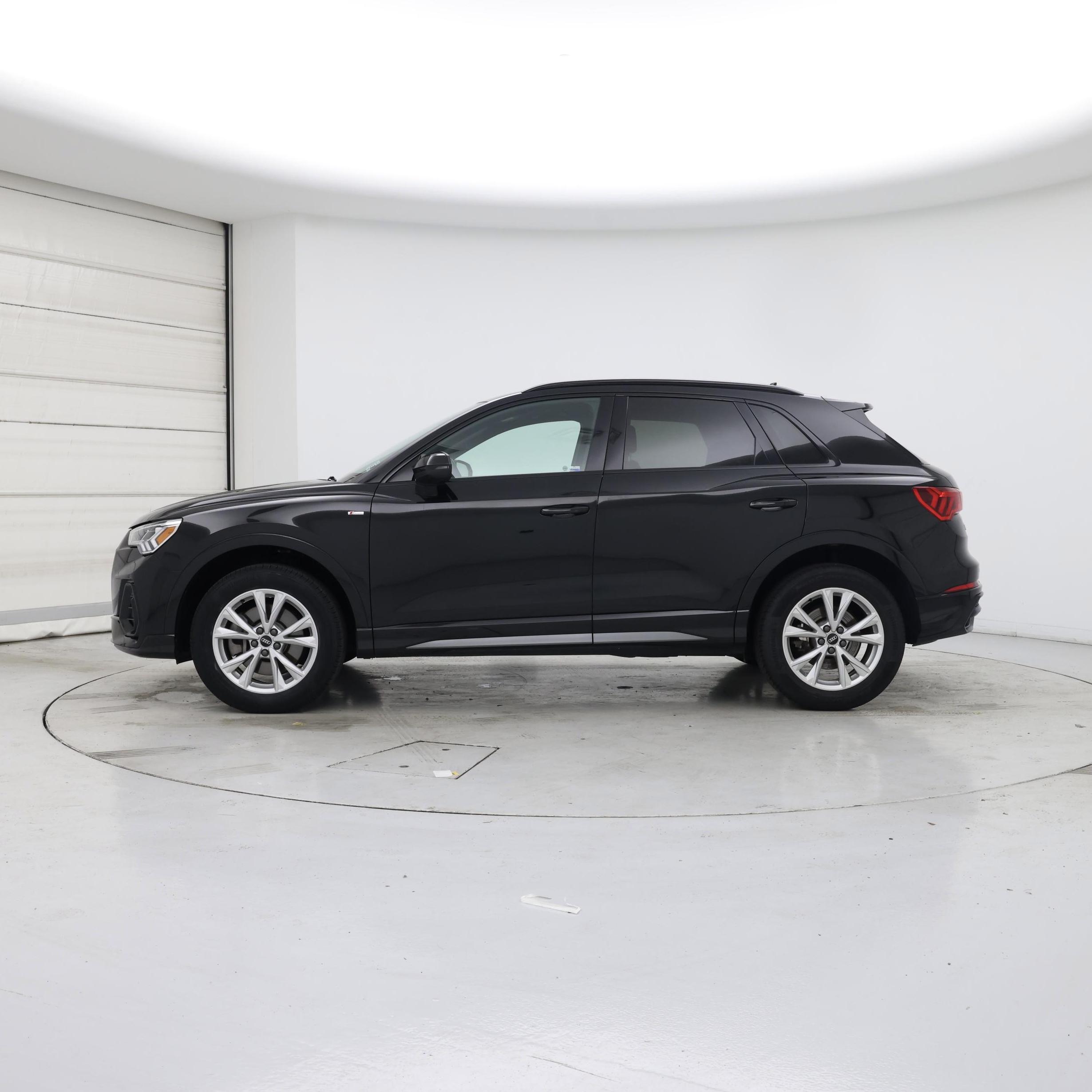 Thumbnail: 2021 Audi Q3 - 3