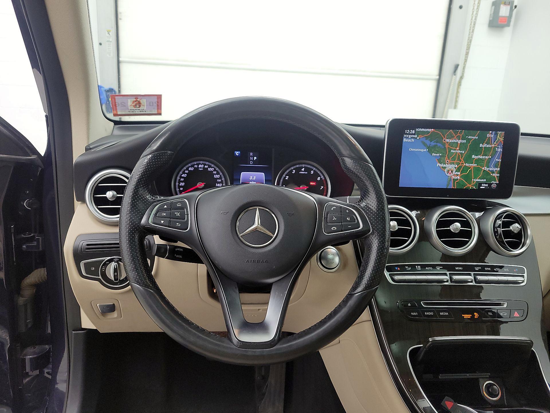 Thumbnail: 2016 Mercedes-Benz GLC - 9