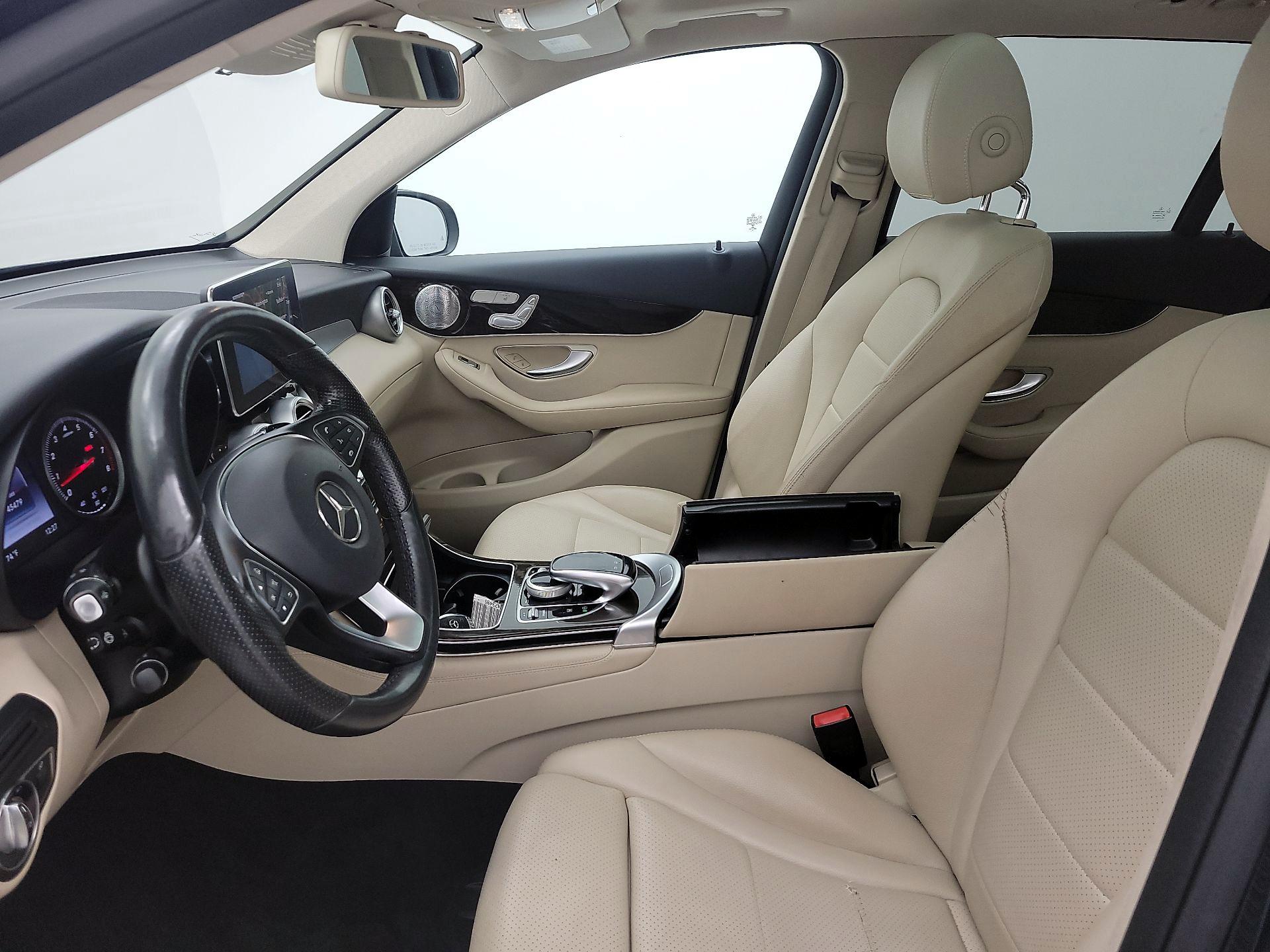 Thumbnail: 2016 Mercedes-Benz GLC - 11