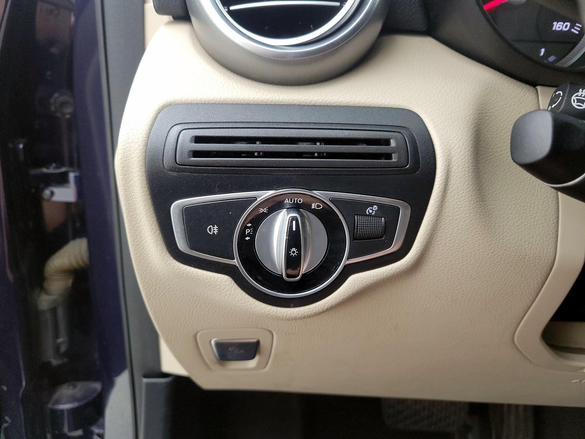 Thumbnail: 2016 Mercedes-Benz GLC - 13