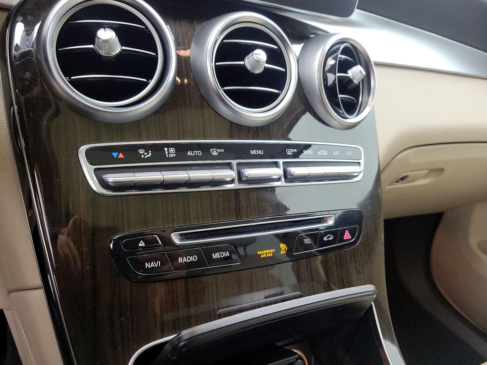 Thumbnail: 2016 Mercedes-Benz GLC - 17