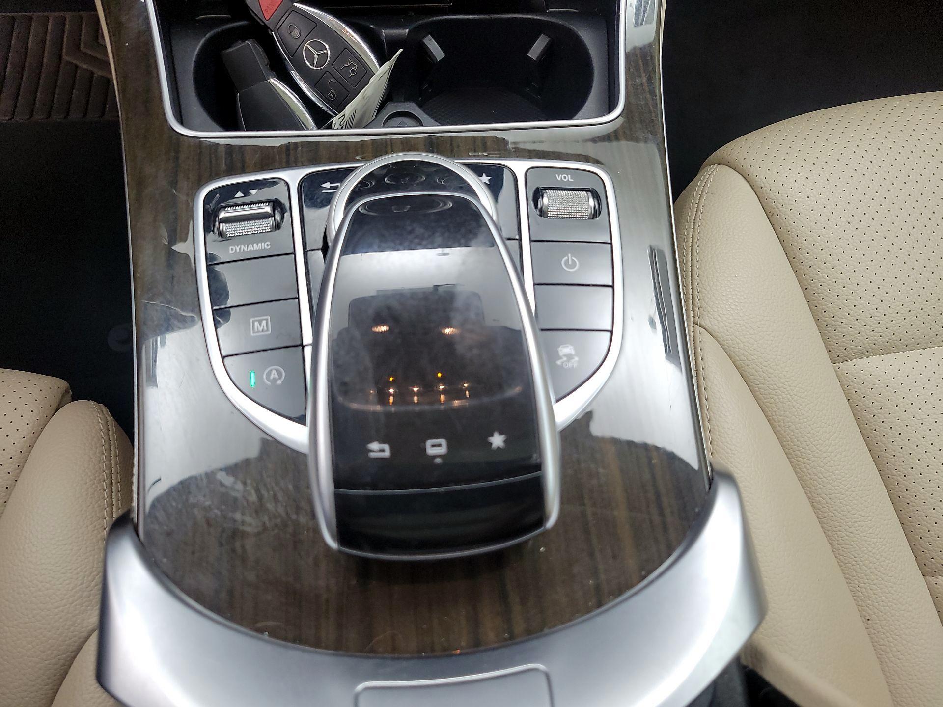 Thumbnail: 2016 Mercedes-Benz GLC - 18