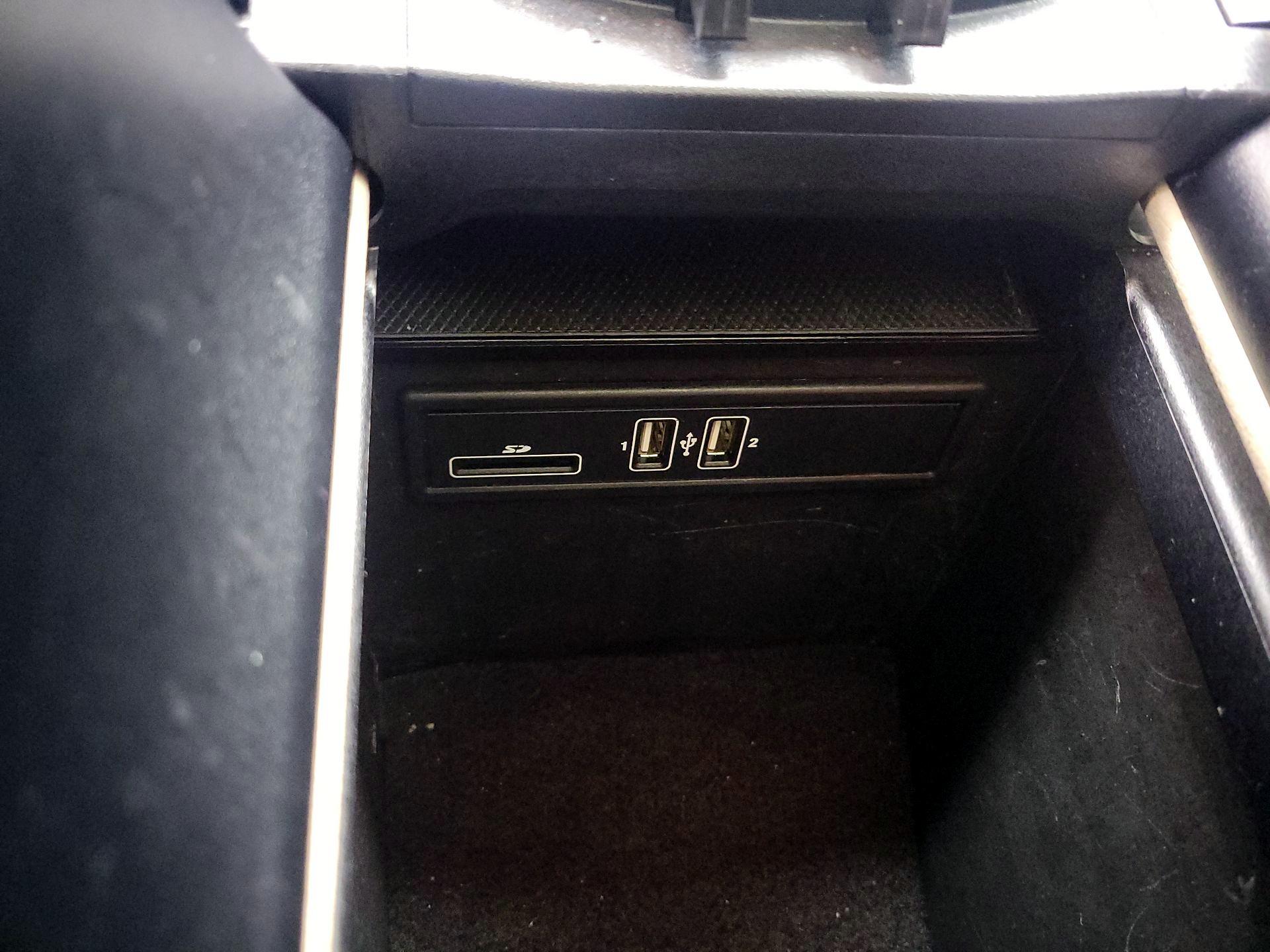 Thumbnail: 2016 Mercedes-Benz GLC - 19