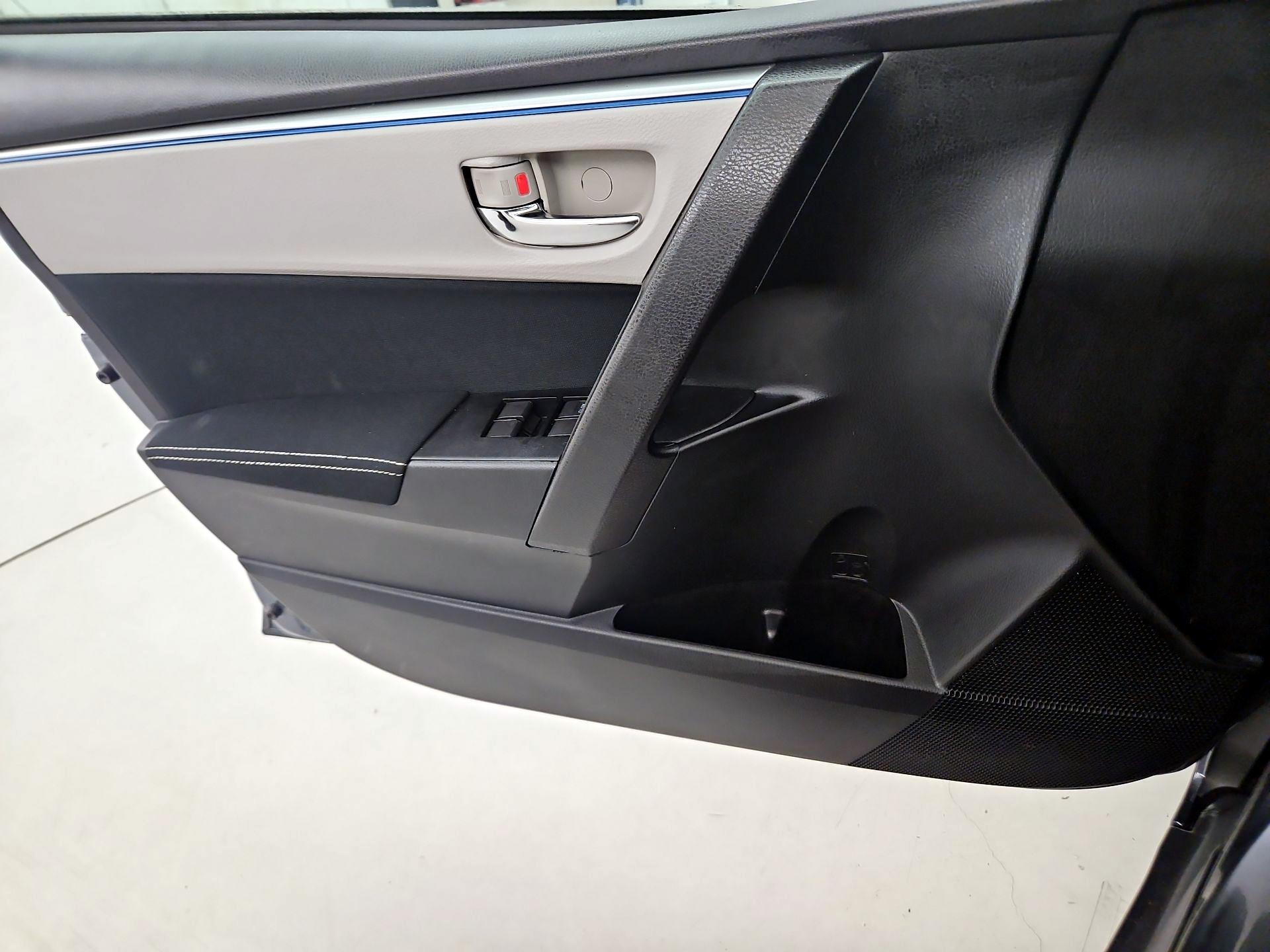 Thumbnail: 2014 Toyota Corolla - 12