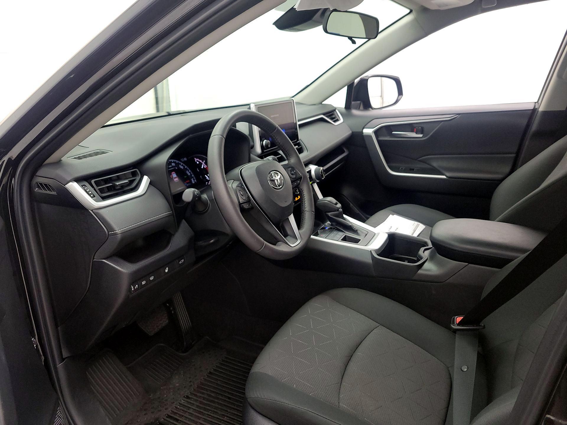 Thumbnail: 2023 Toyota RAV4 - 11