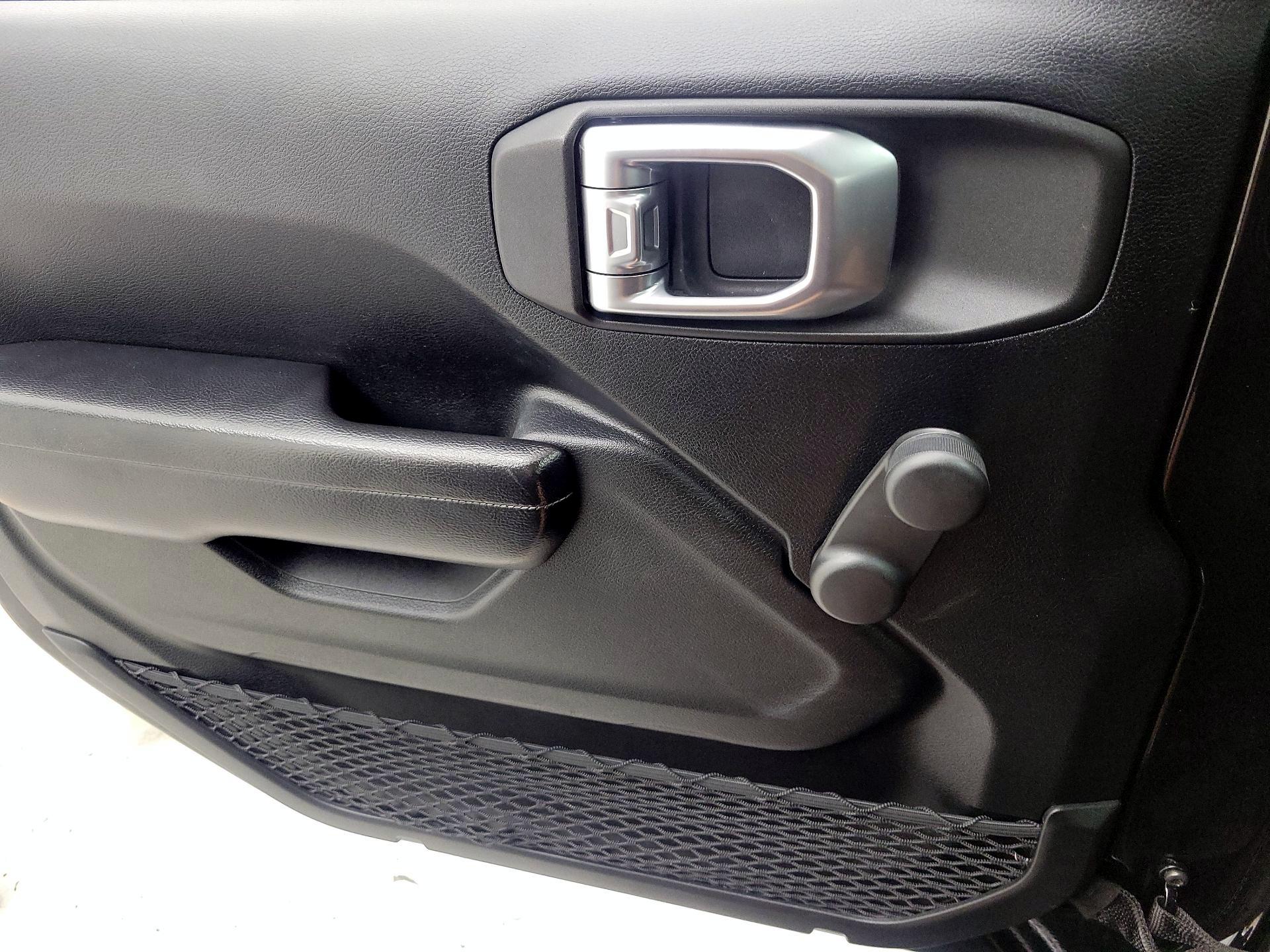 Thumbnail: 2020 Jeep Wrangler - 12