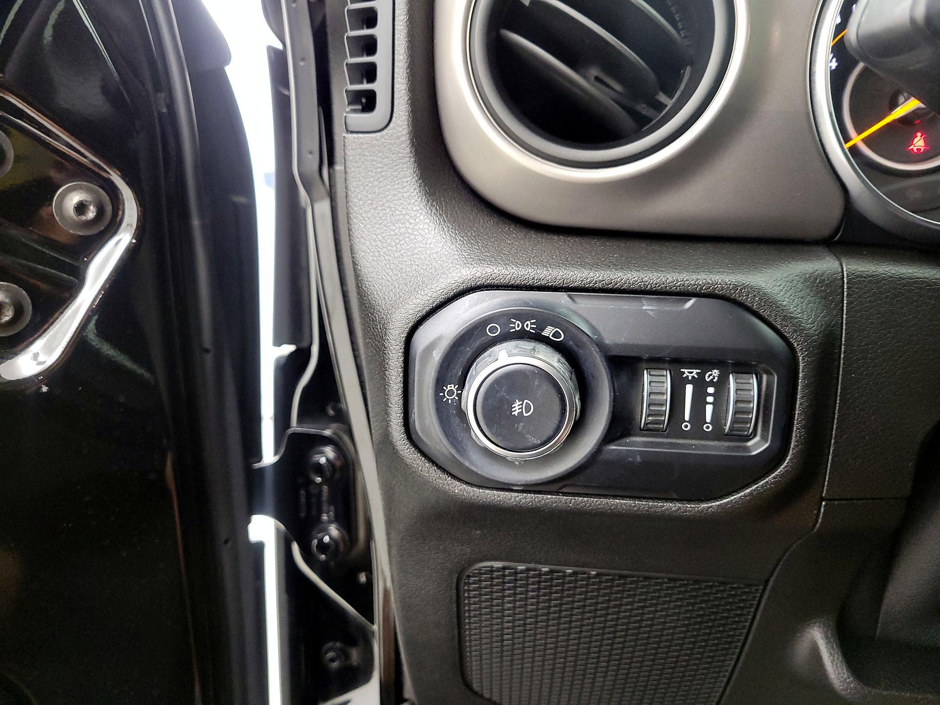 Thumbnail: 2020 Jeep Wrangler - 13