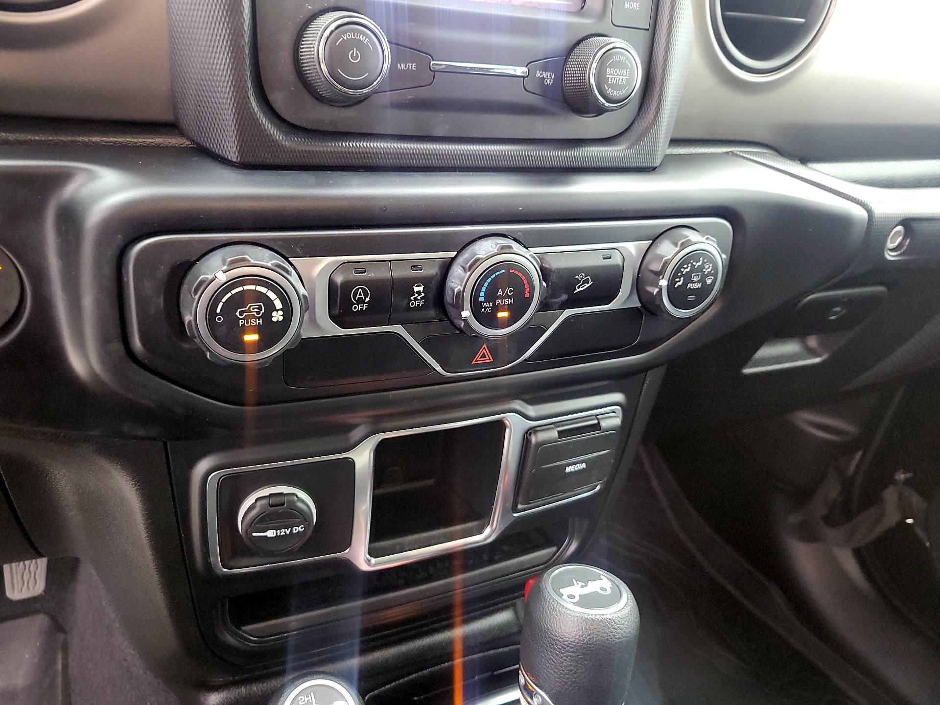 Thumbnail: 2020 Jeep Wrangler - 16