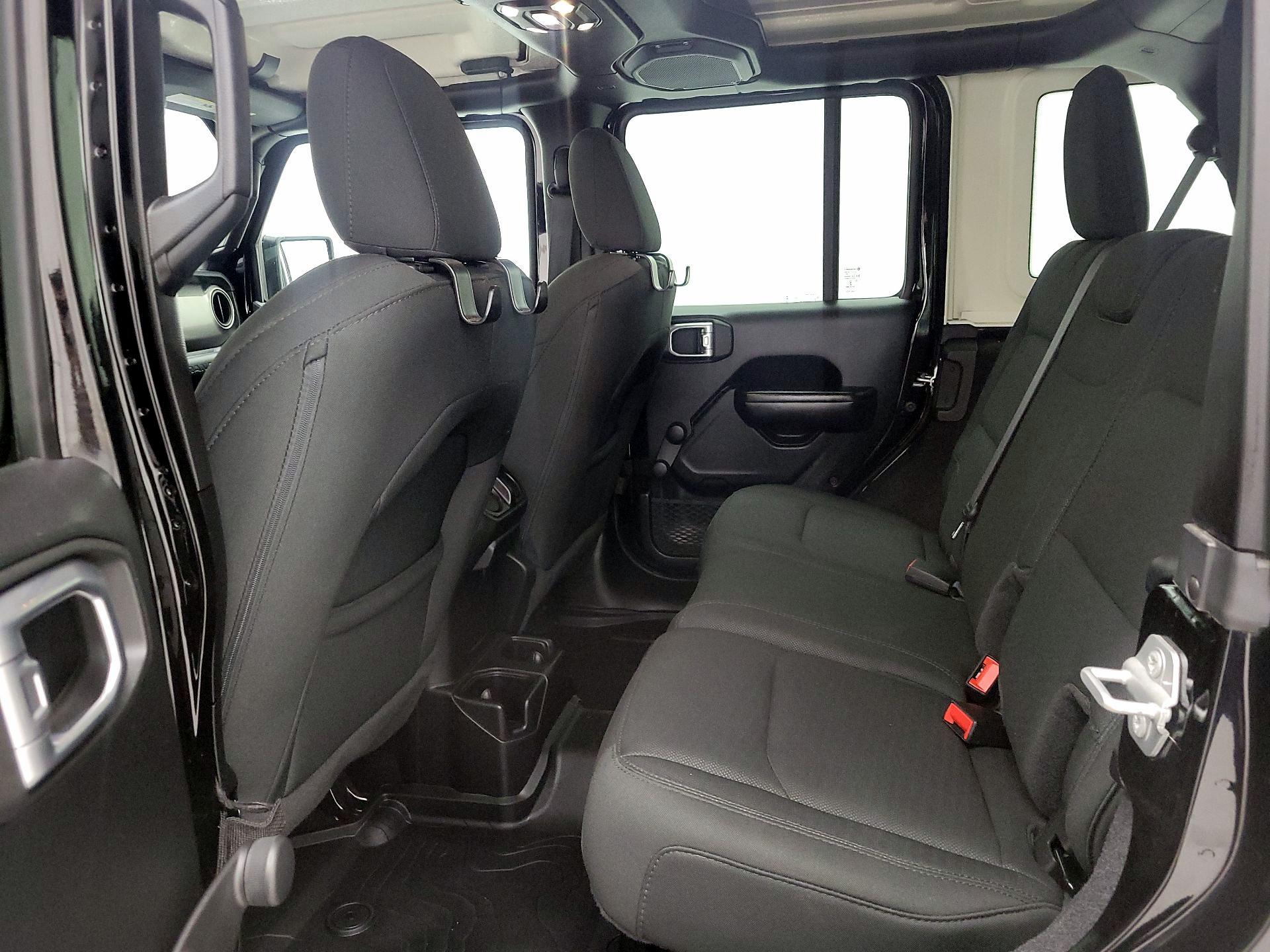 Thumbnail: 2020 Jeep Wrangler - 18