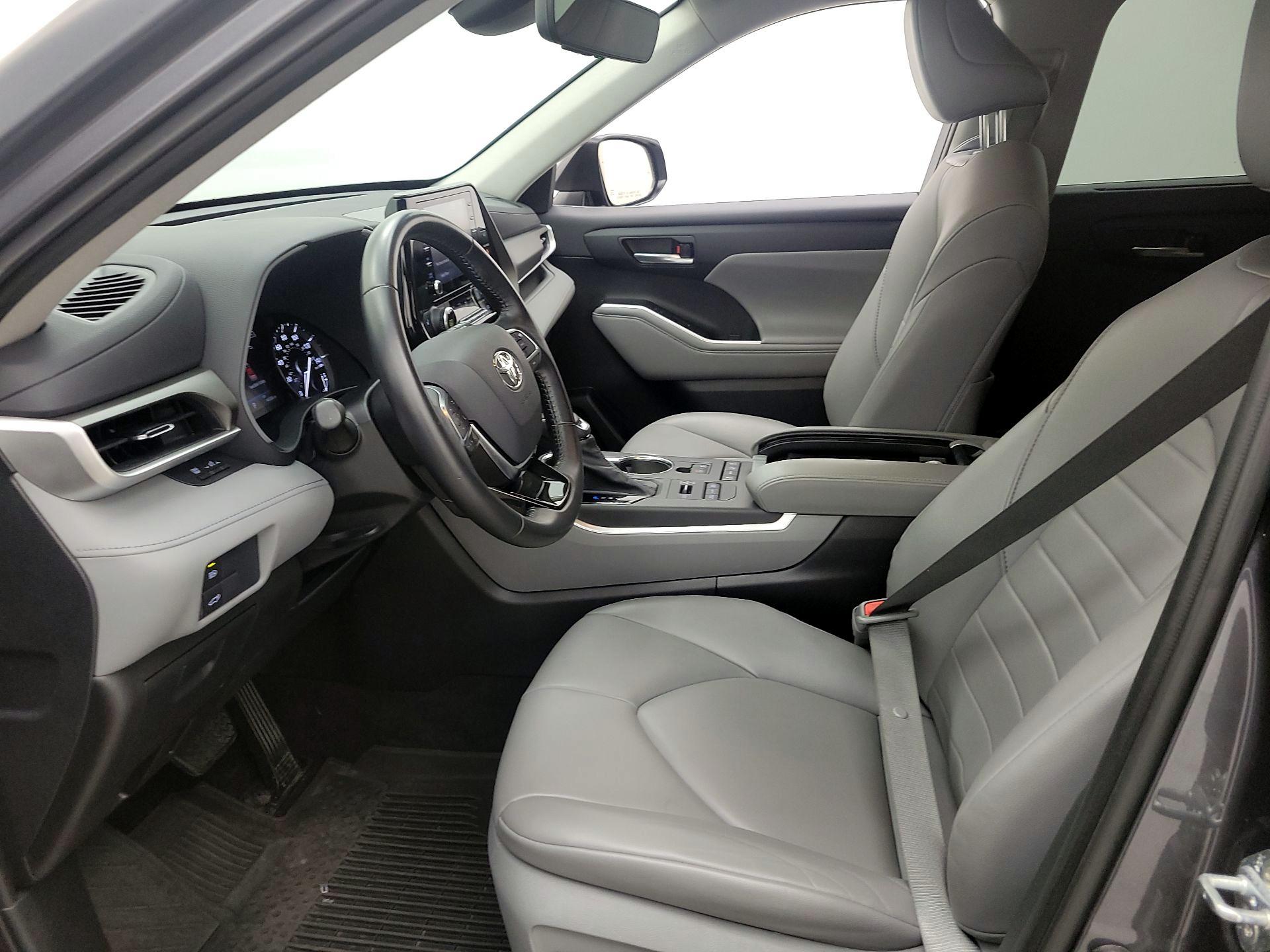 Thumbnail: 2021 Toyota Highlander - 11