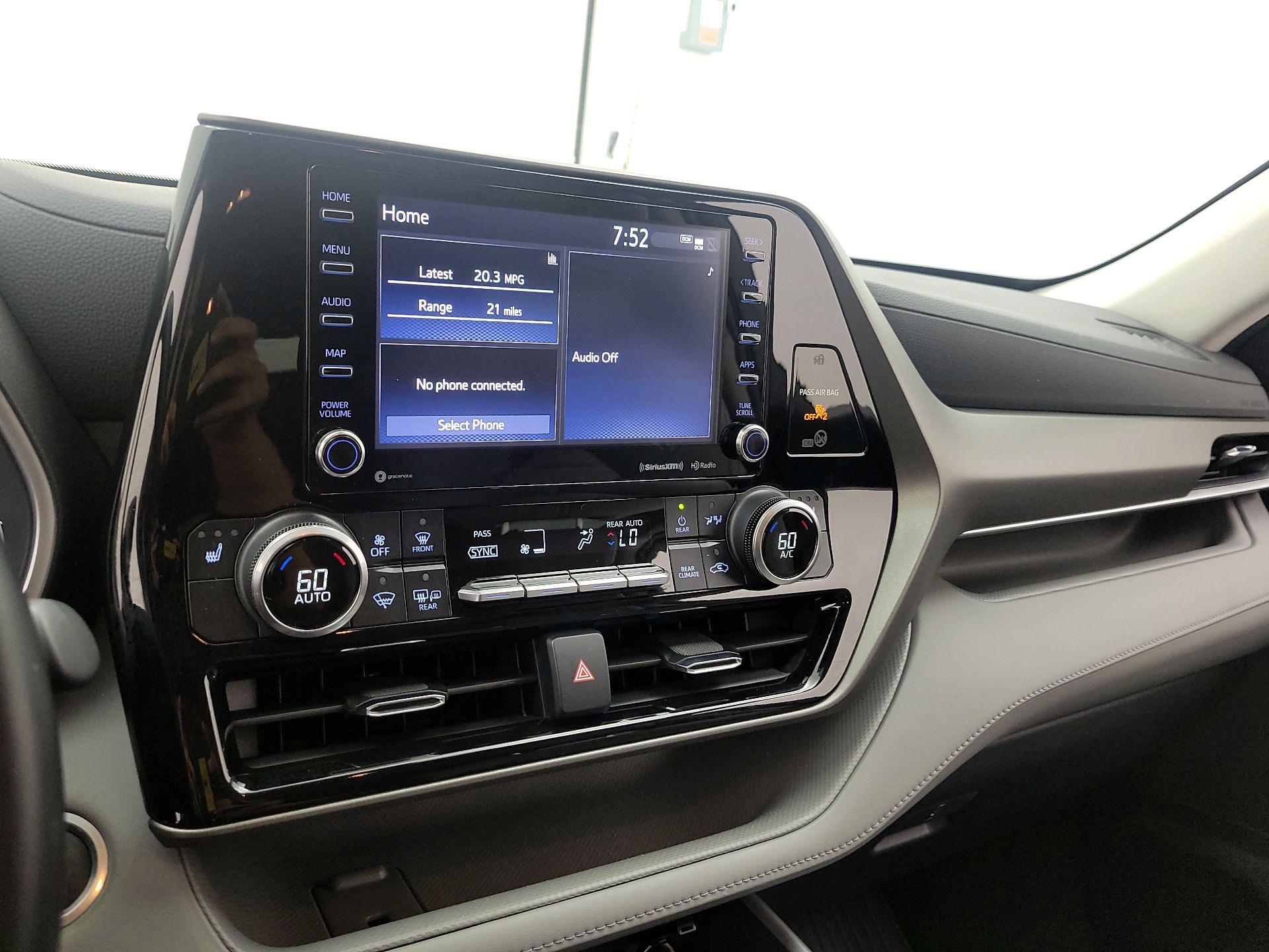 Thumbnail: 2021 Toyota Highlander - 16