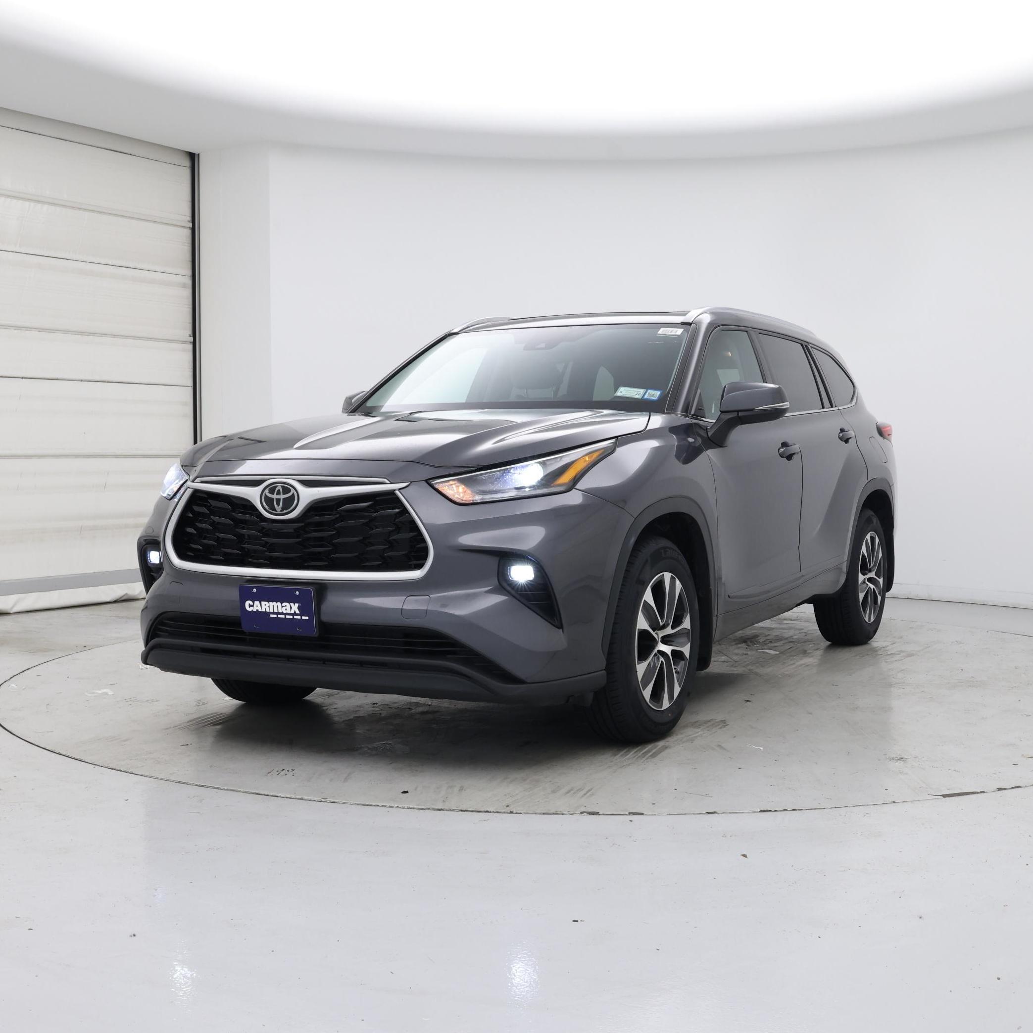 Thumbnail: 2021 Toyota Highlander - 4
