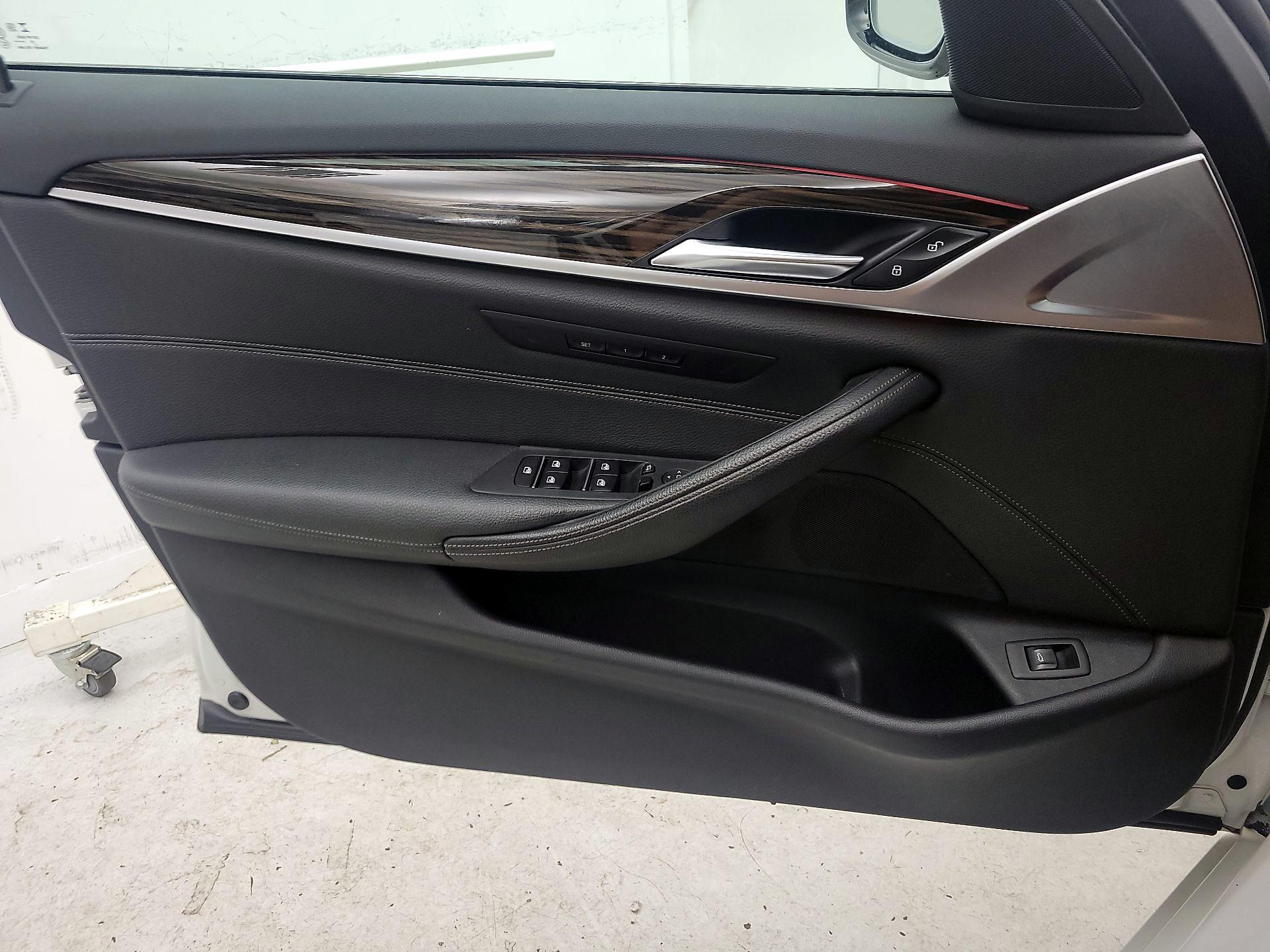 Thumbnail: 2020 BMW 5 Series - 12