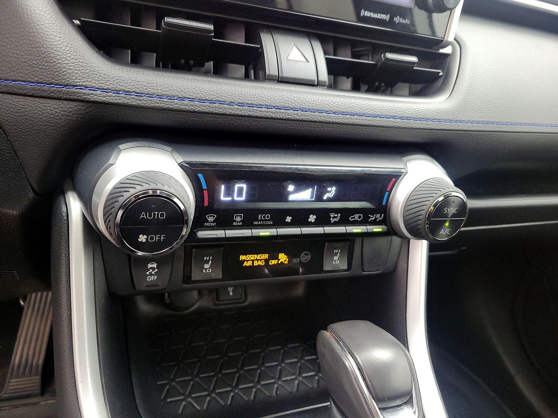 Thumbnail: 2022 Toyota RAV4 - 16