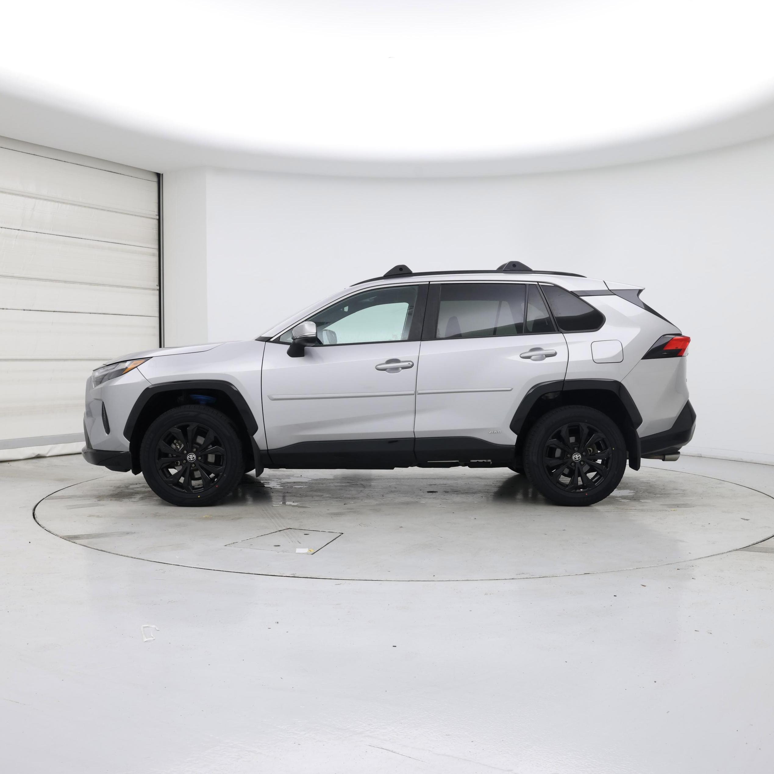 Thumbnail: 2022 Toyota RAV4 - 3