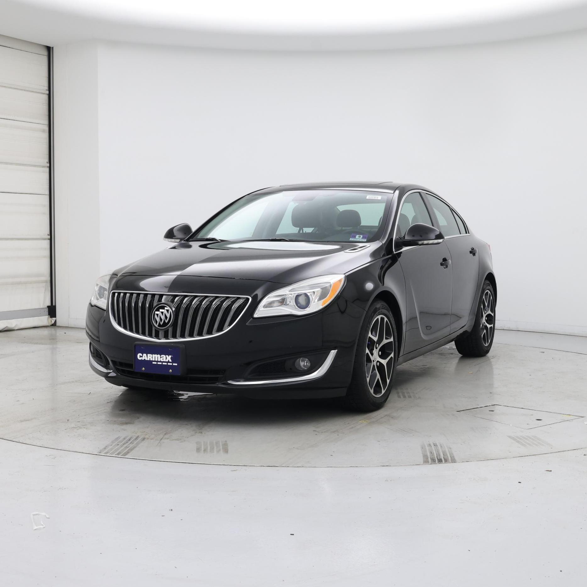Thumbnail: 2017 Buick Regal - 4