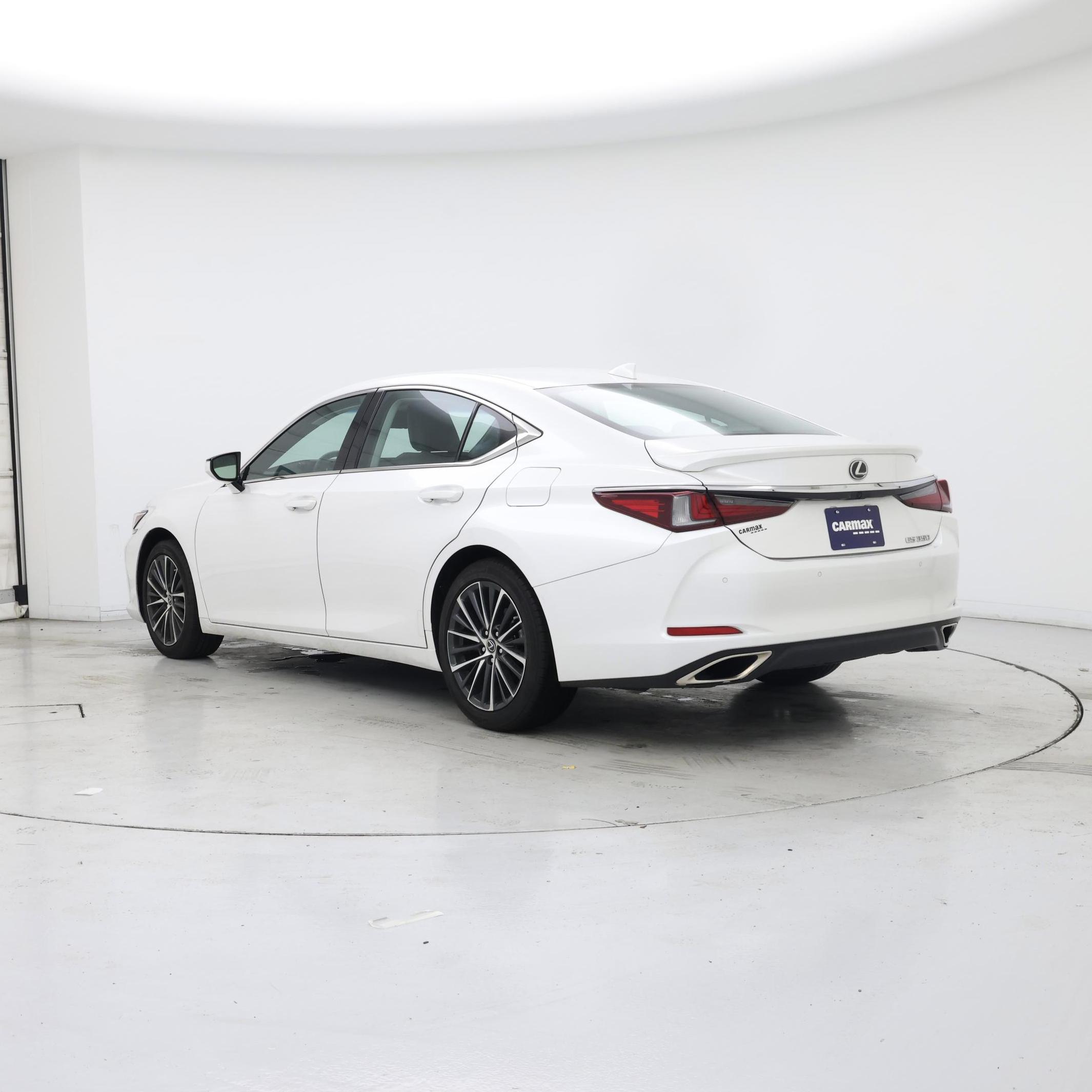 Thumbnail: 2024 Lexus ES - 2