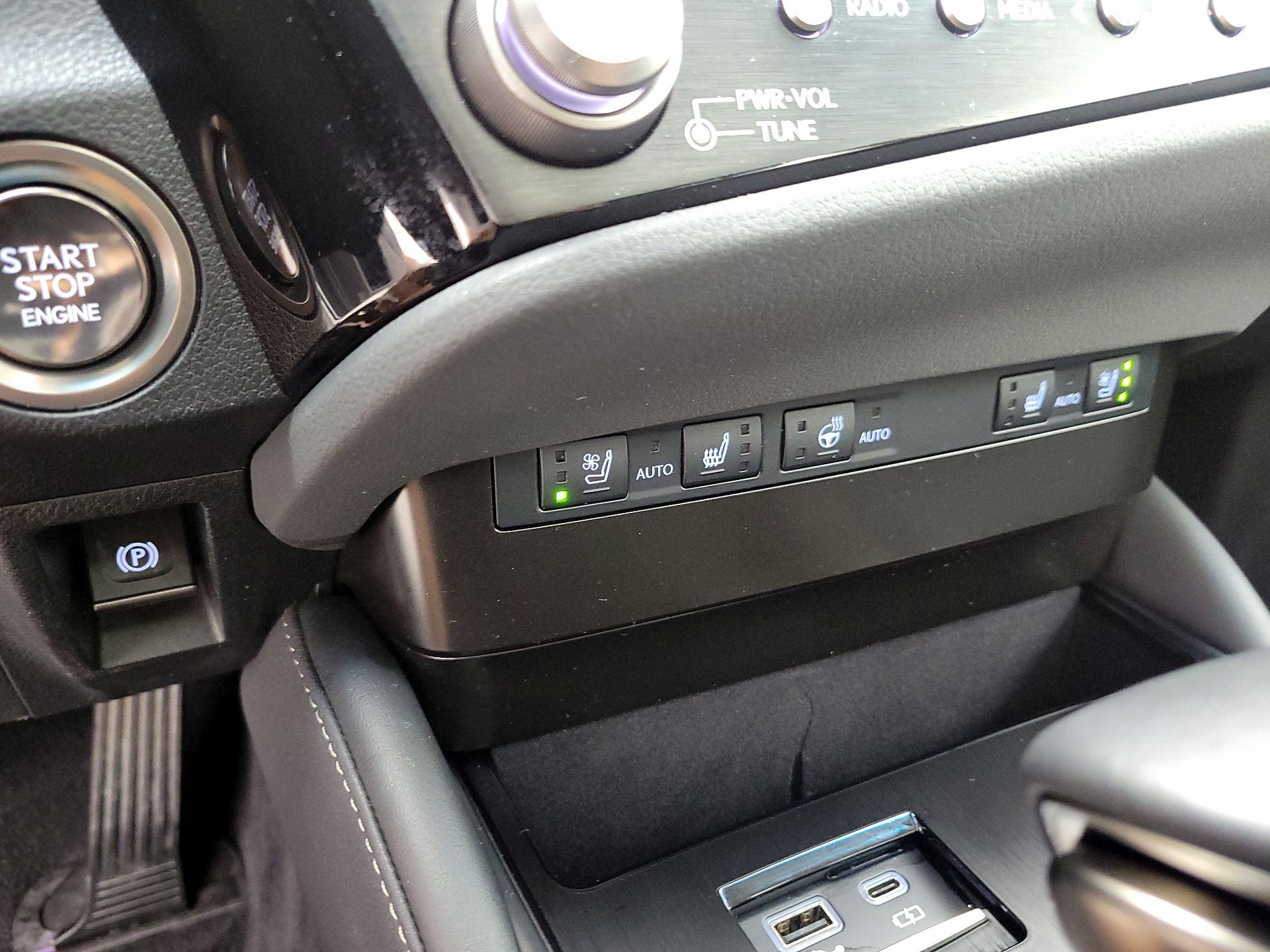 Thumbnail: 2024 Lexus ES - 19