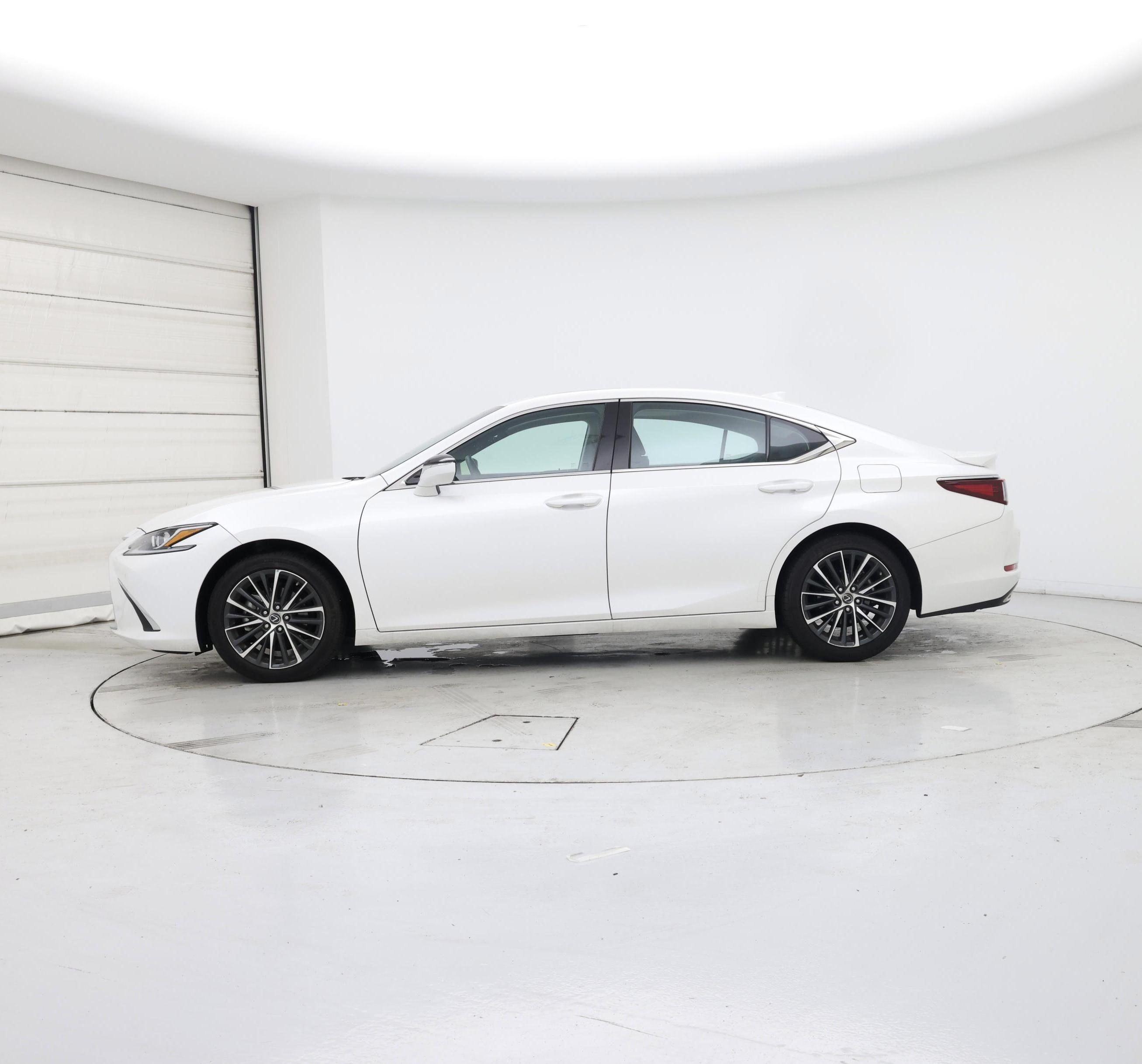 Thumbnail: 2024 Lexus ES - 3
