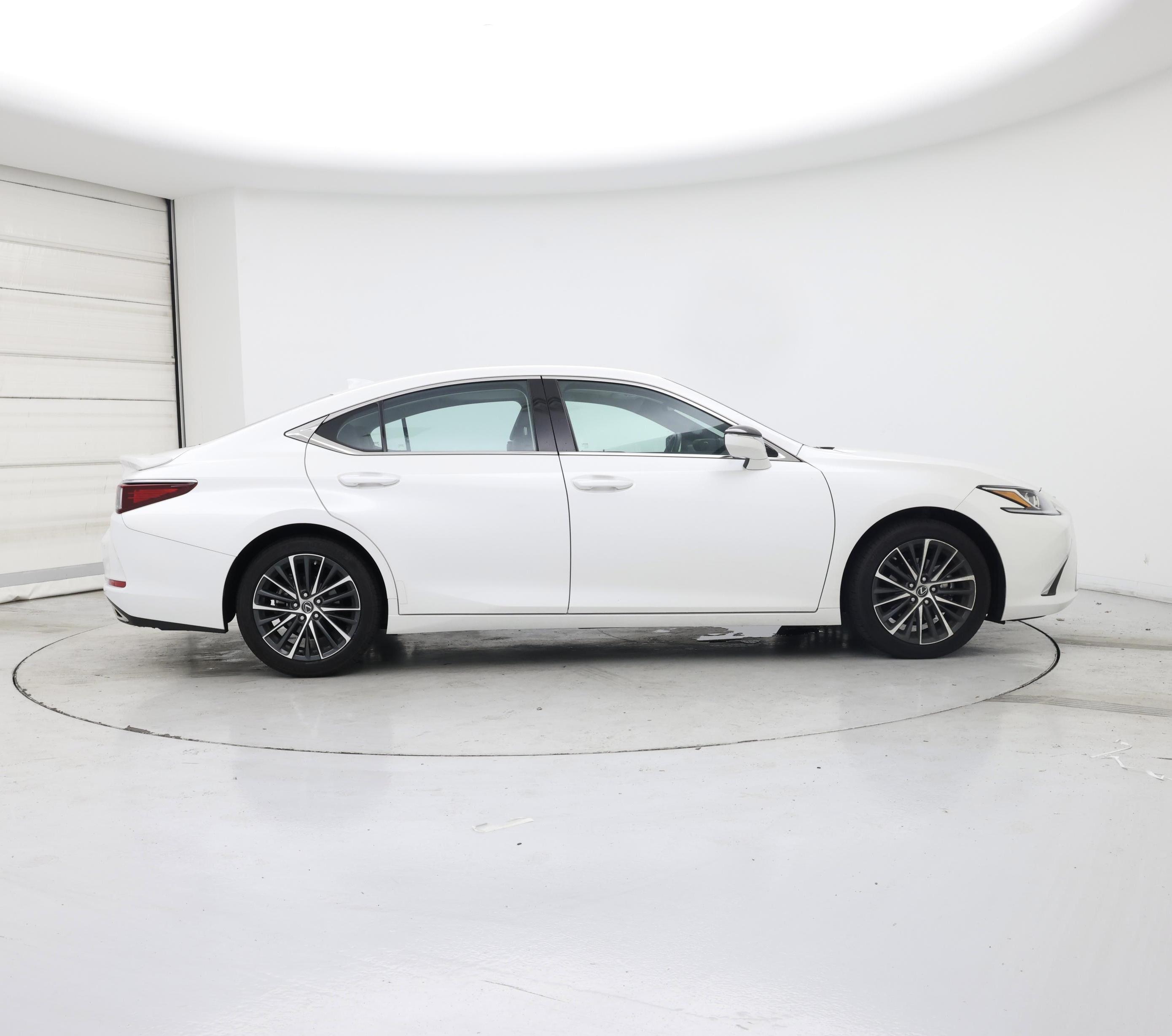 Thumbnail: 2024 Lexus ES - 7