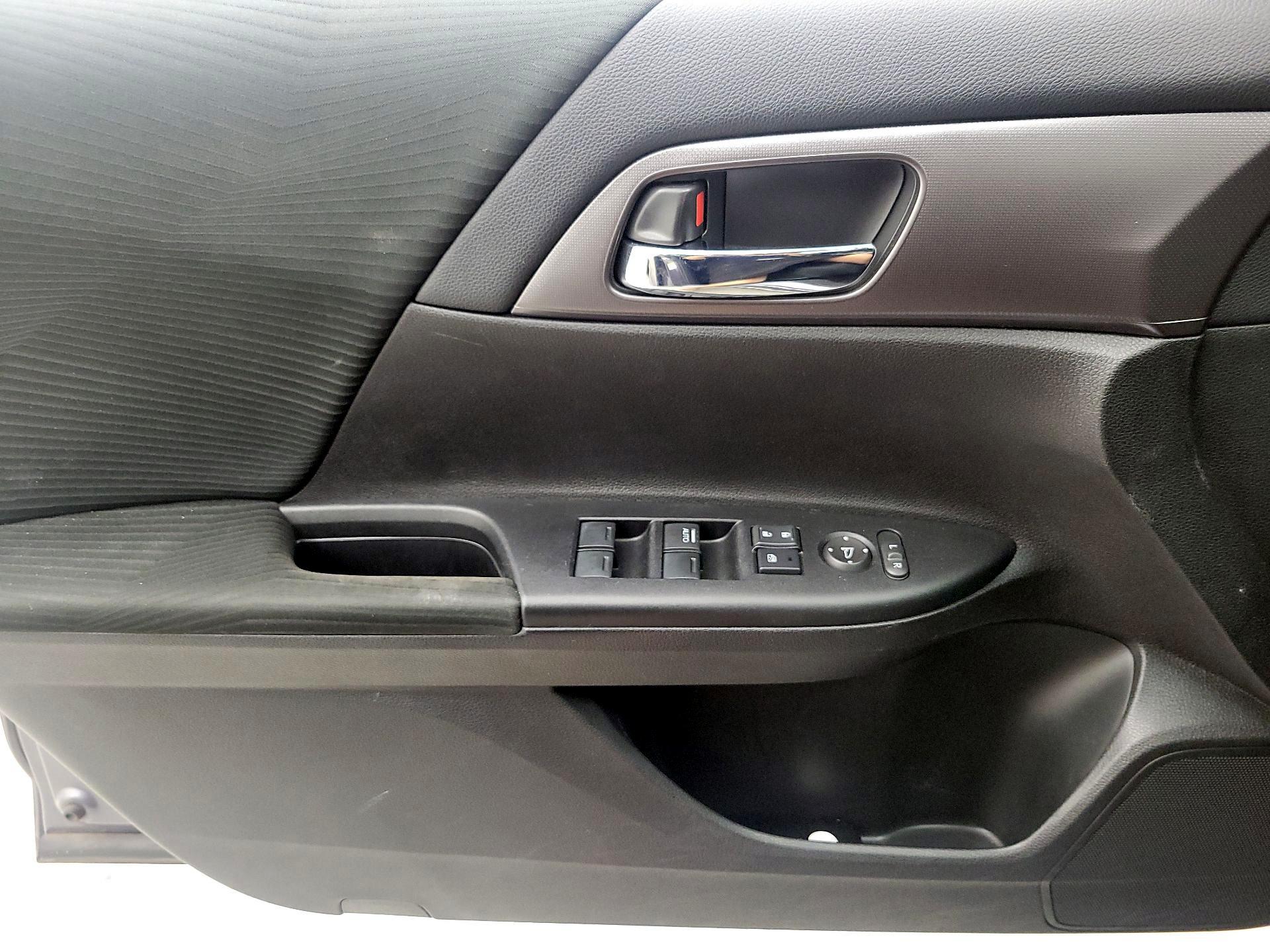Thumbnail: 2015 Honda Accord - 12