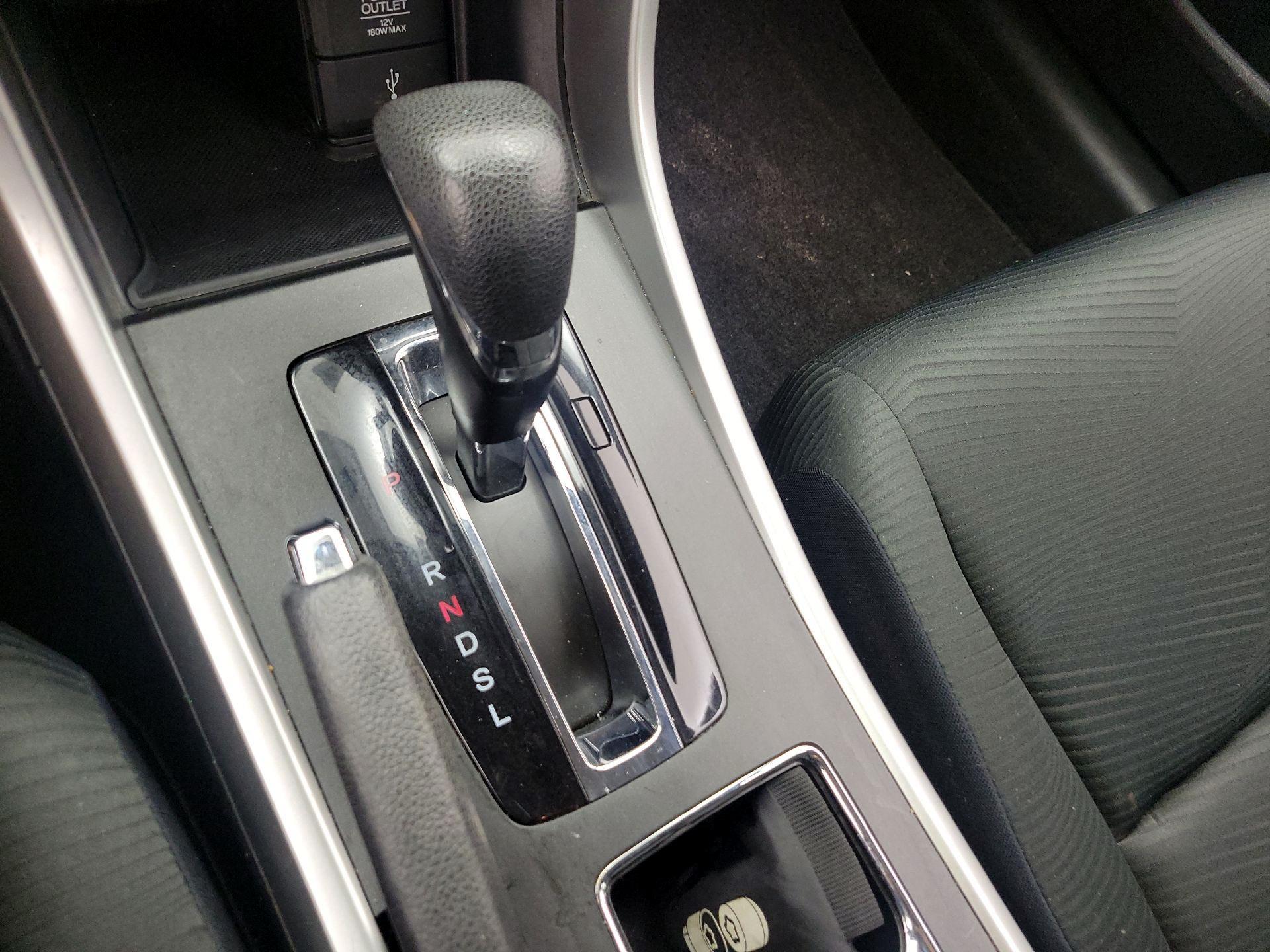 Thumbnail: 2015 Honda Accord - 17