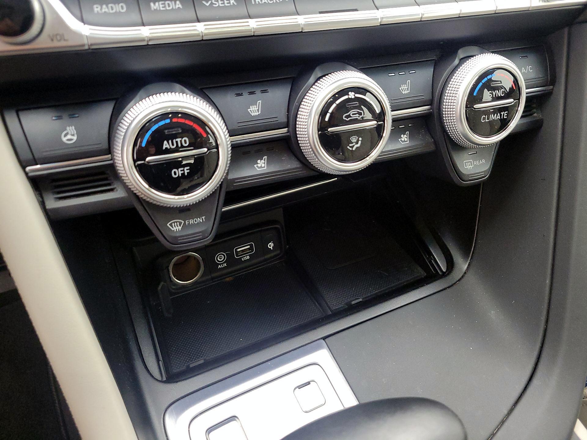 Thumbnail: 2020 Genesis G70 - 17