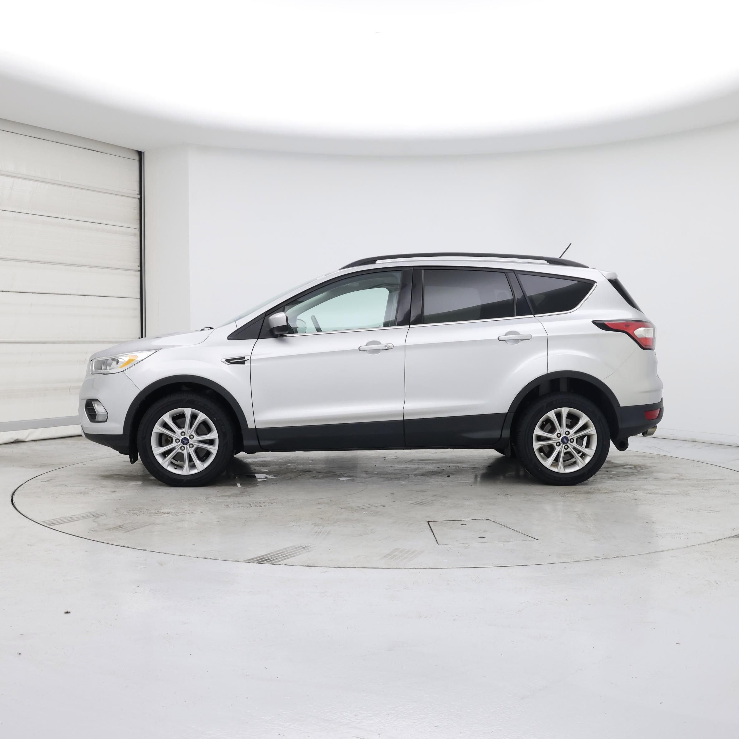 Thumbnail: 2018 Ford Escape - 3