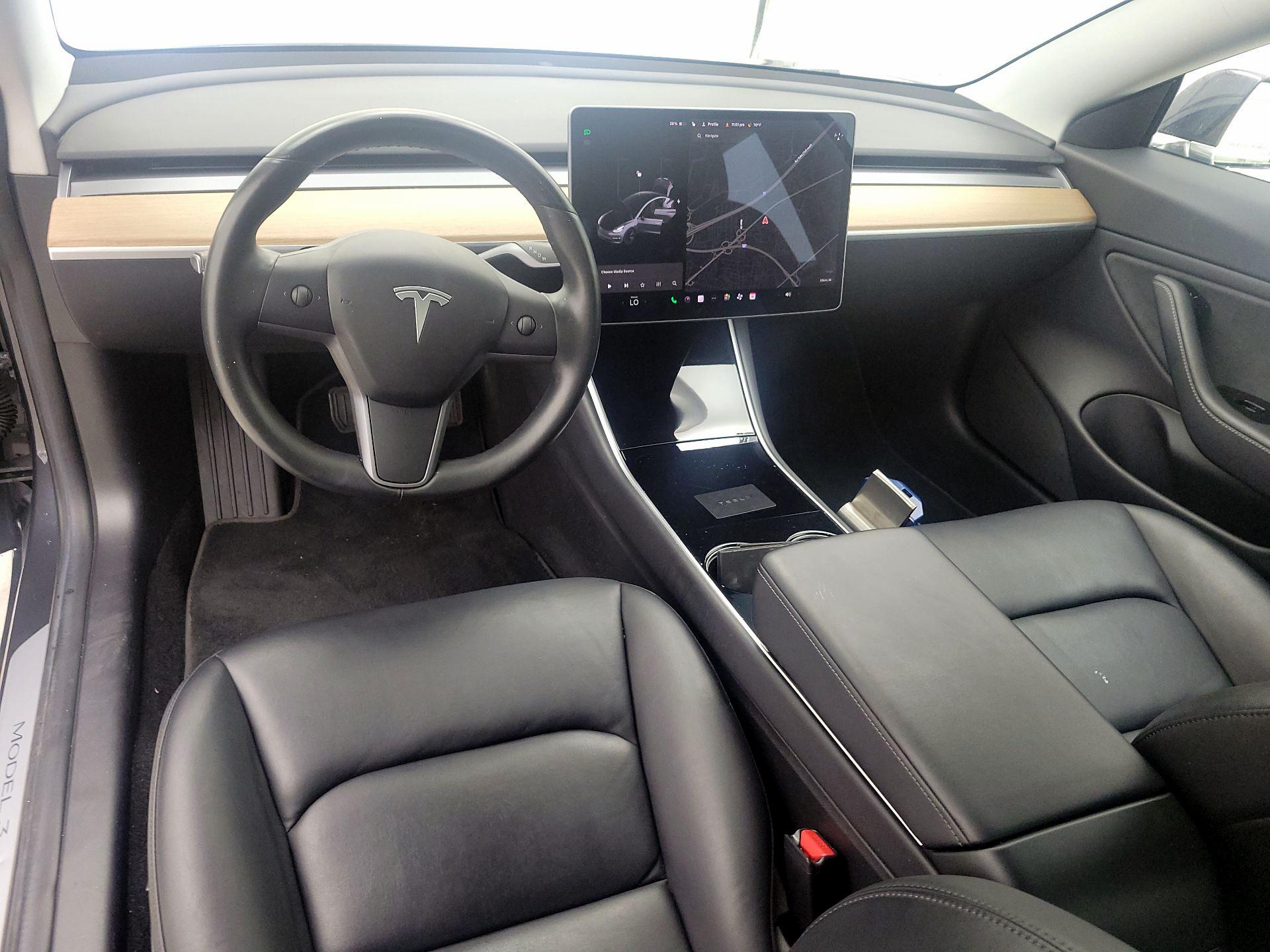 Thumbnail: 2018 Tesla Model 3 - 9