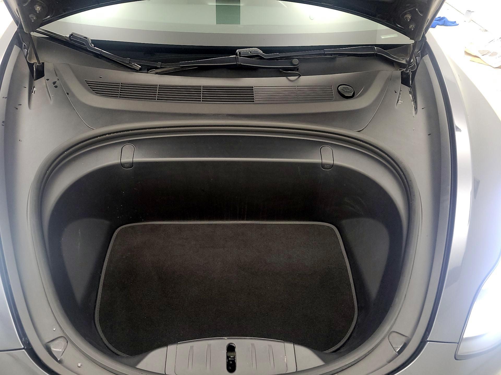 Thumbnail: 2018 Tesla Model 3 - 20