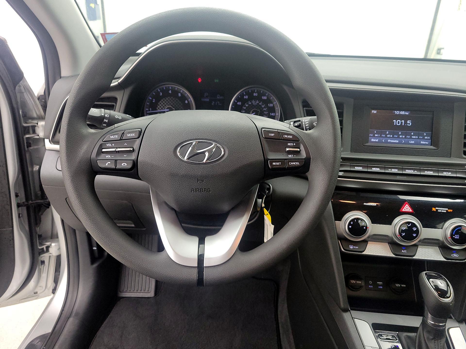 Thumbnail: 2019 Hyundai Elantra - 10