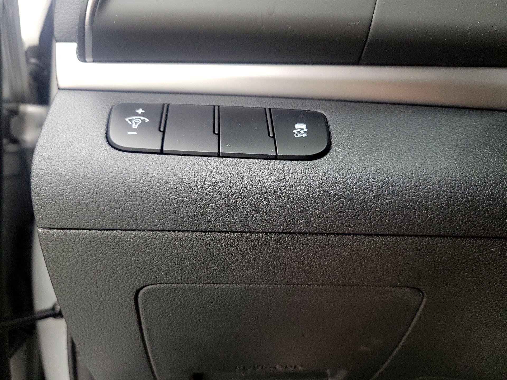 Thumbnail: 2019 Hyundai Elantra - 13