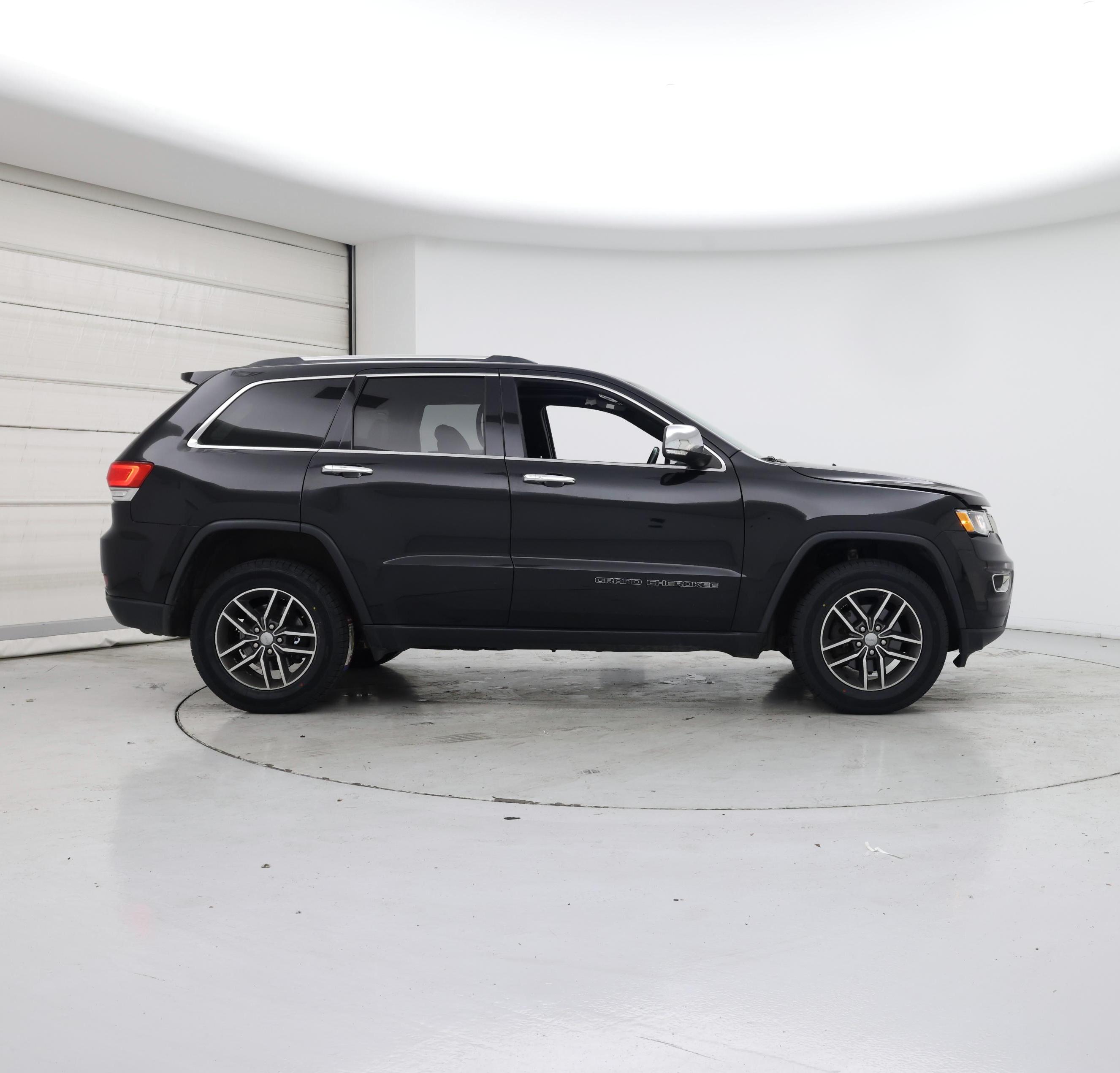 Thumbnail: 2018 Jeep Grand Cherokee - 7