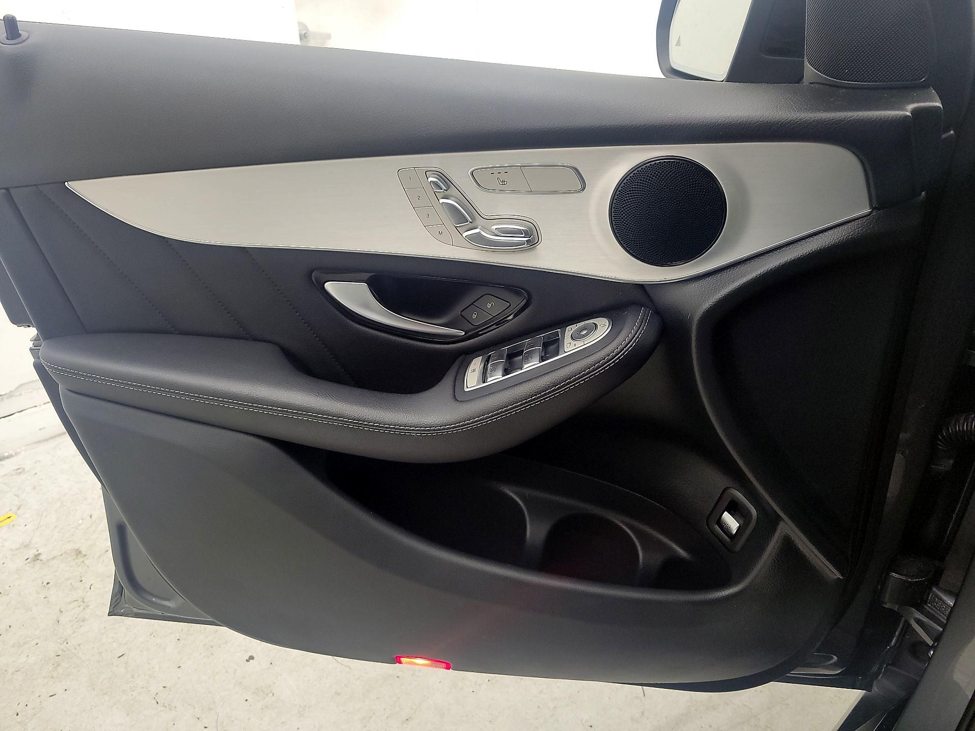 Thumbnail: 2019 Mercedes-Benz GLC - 12