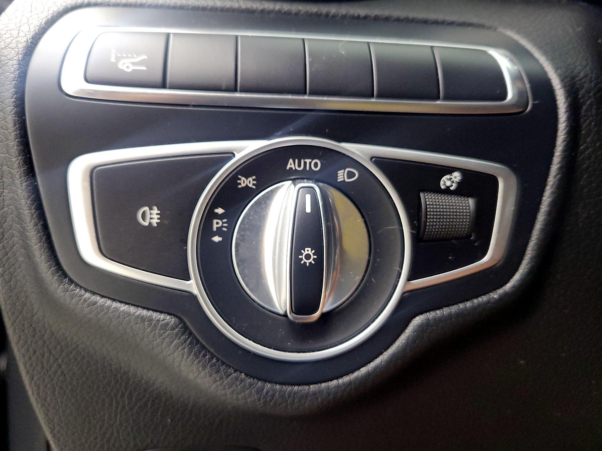 Thumbnail: 2019 Mercedes-Benz GLC - 13