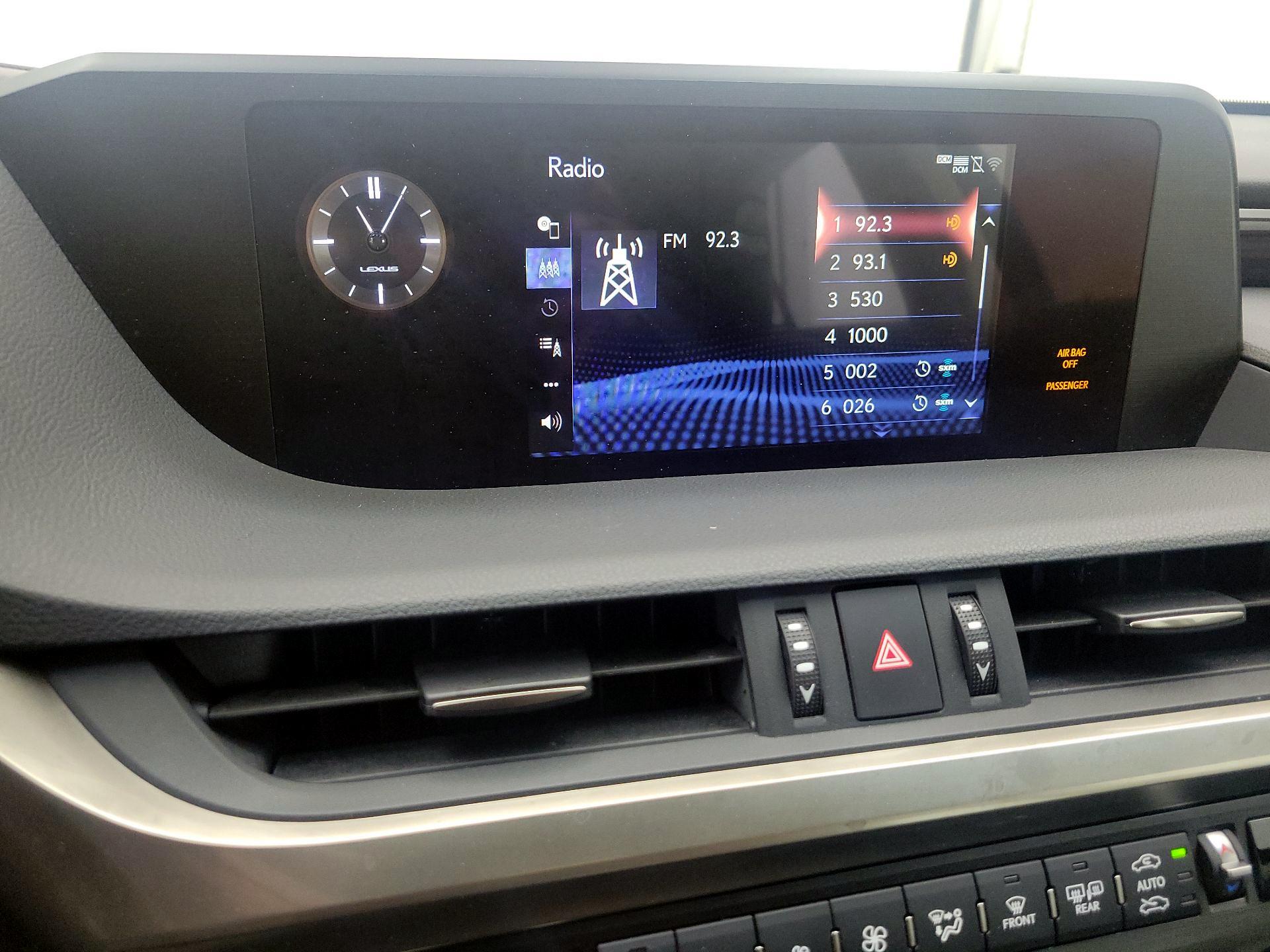 Thumbnail: 2021 Lexus ES - 15