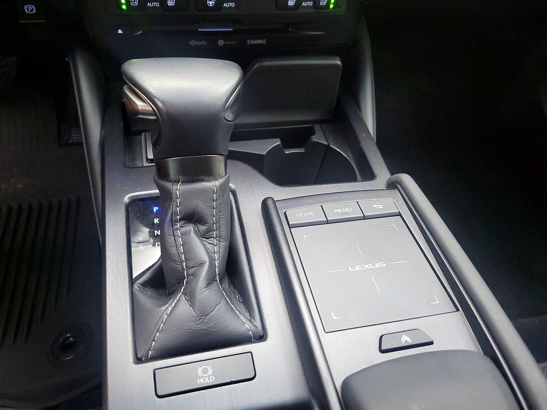 Thumbnail: 2021 Lexus ES - 17