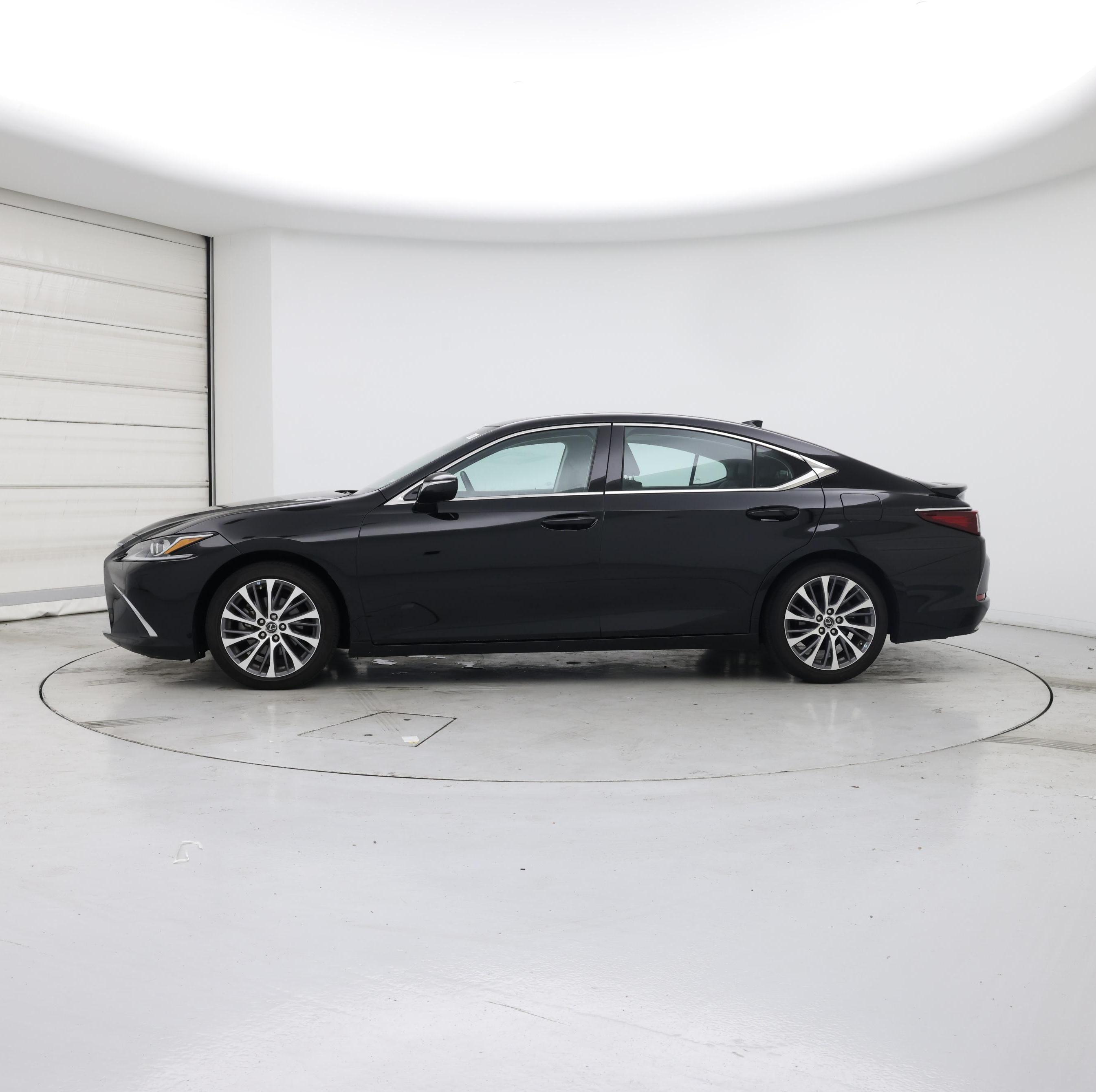 Thumbnail: 2021 Lexus ES - 3