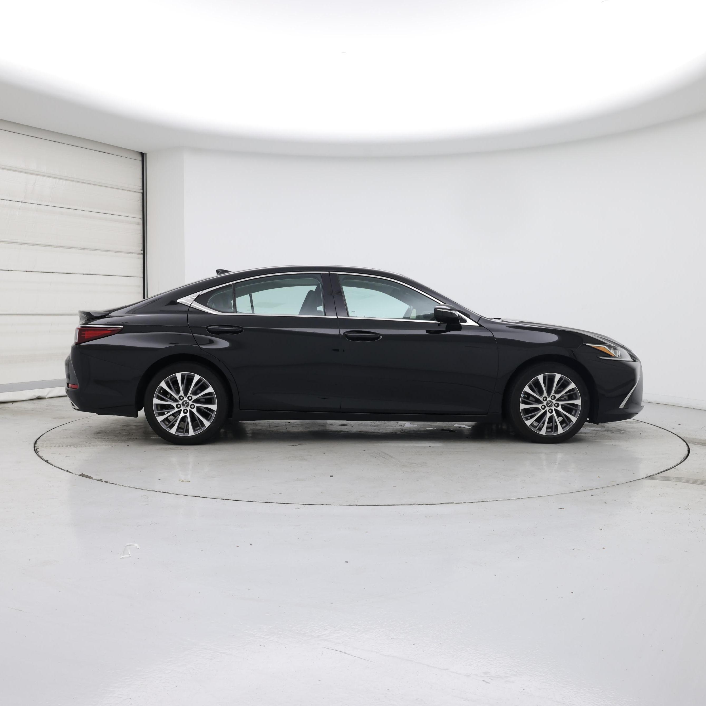 Thumbnail: 2021 Lexus ES - 7