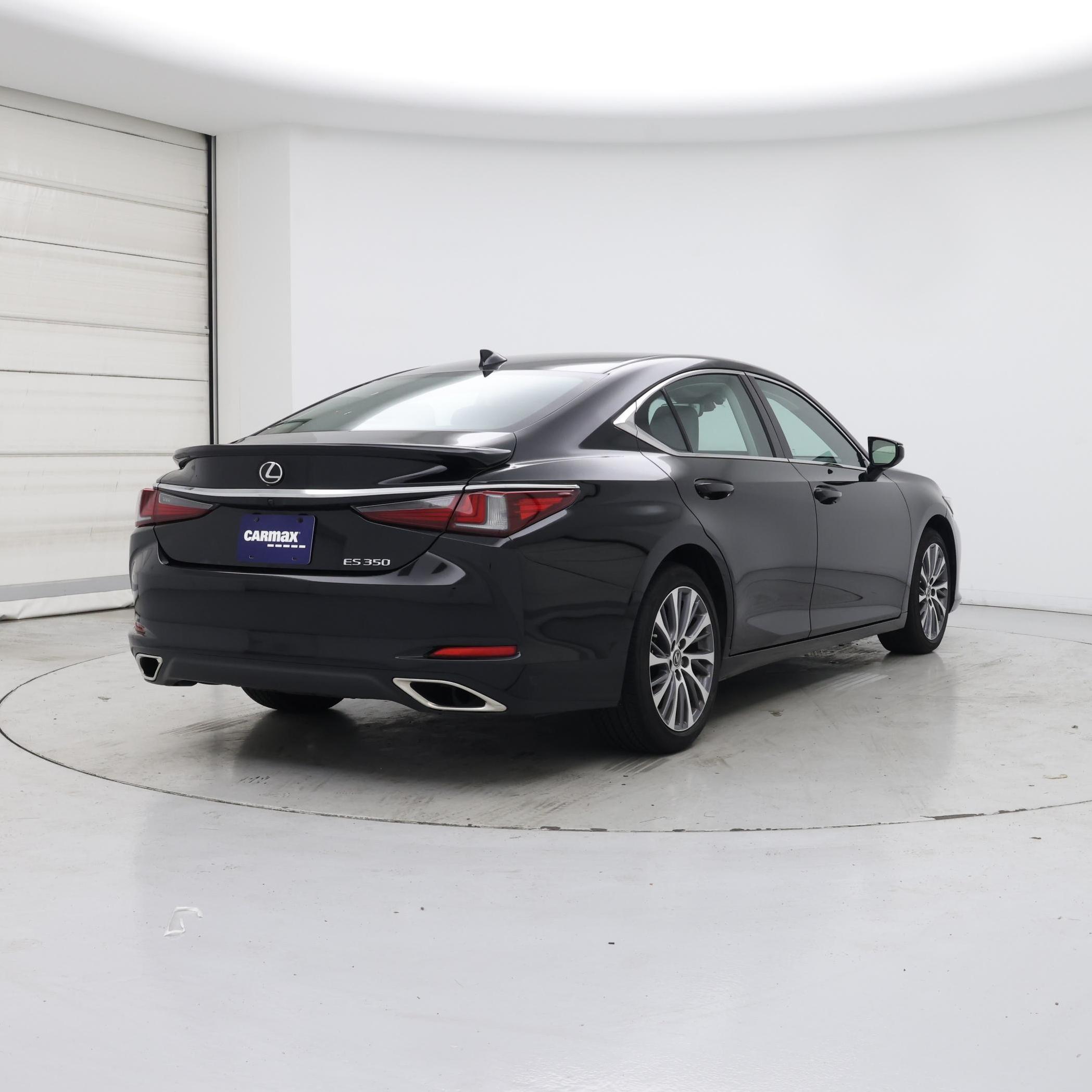 Thumbnail: 2021 Lexus ES - 8