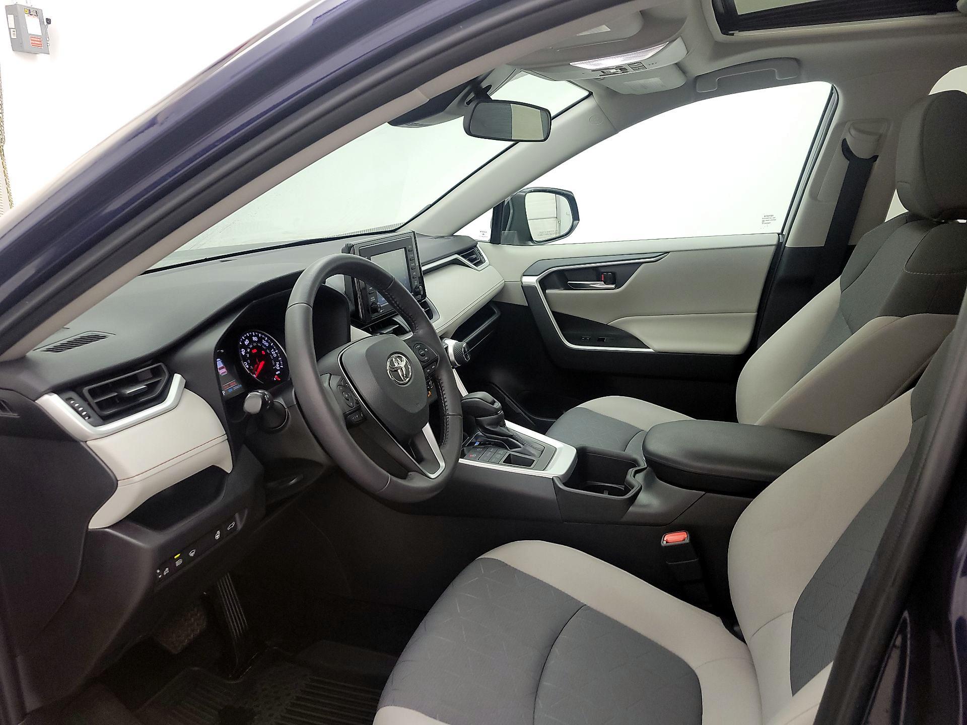 Thumbnail: 2022 Toyota RAV4 - 11