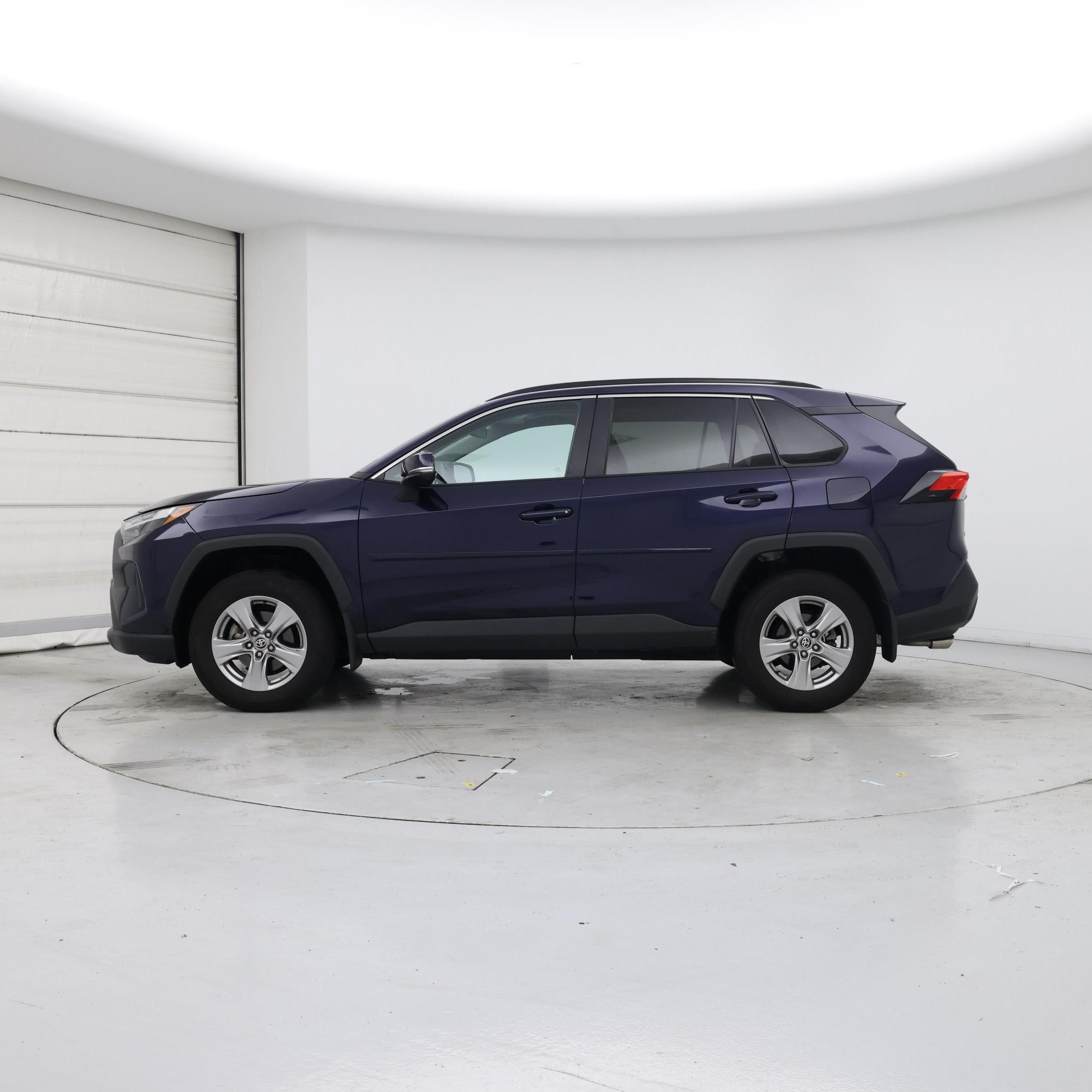 Thumbnail: 2022 Toyota RAV4 - 3