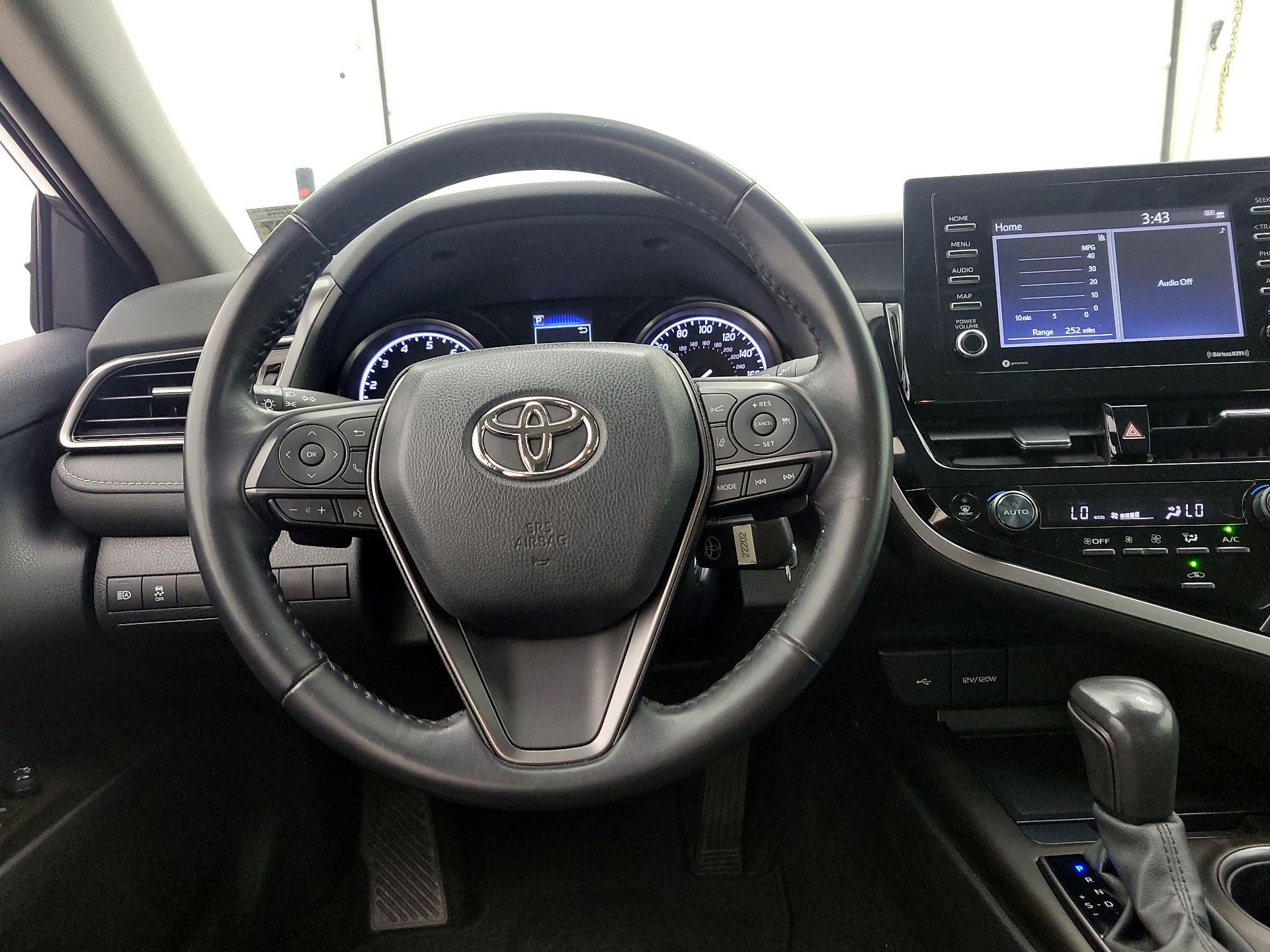 Thumbnail: 2022 Toyota Camry - 10