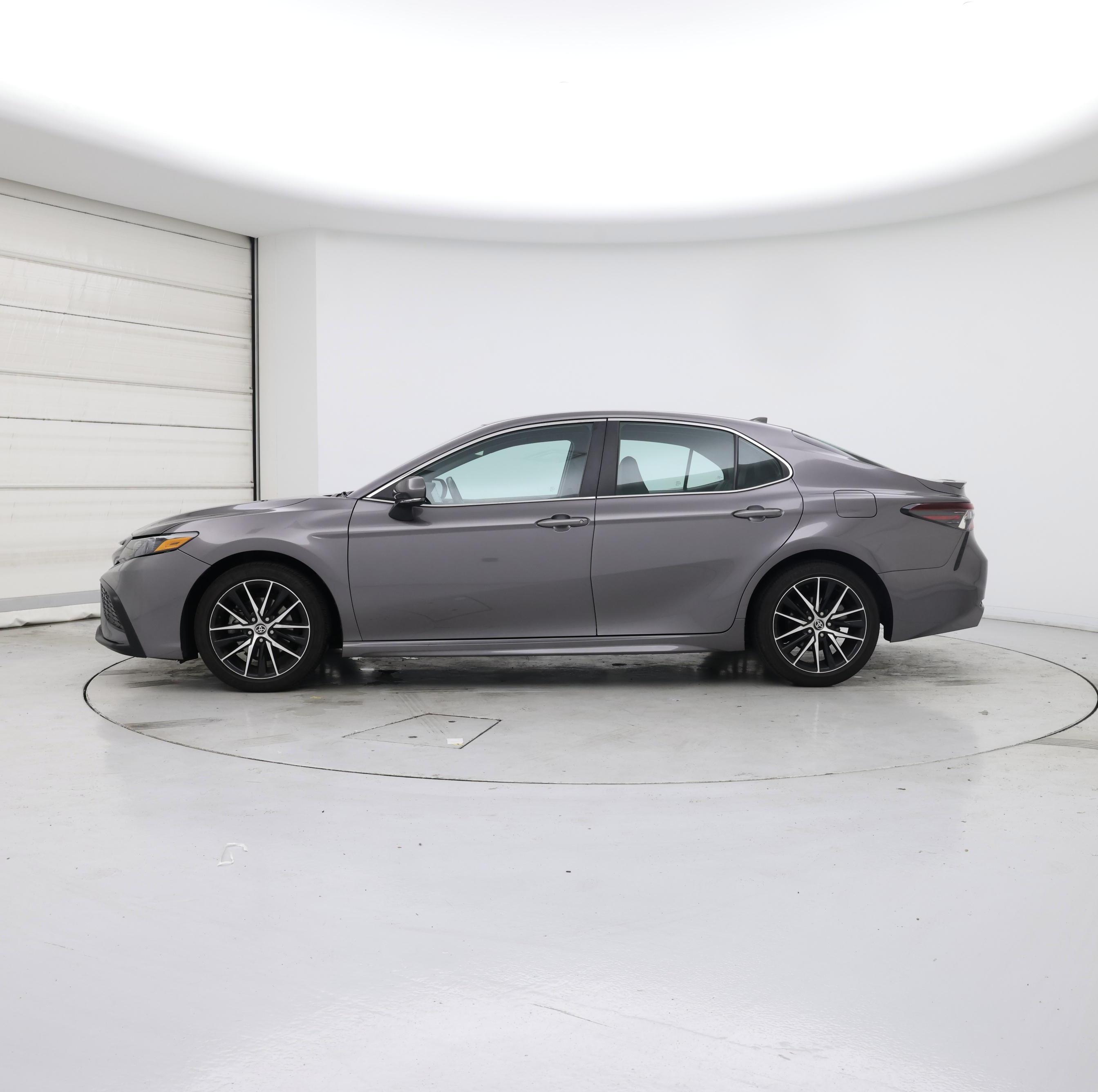 Thumbnail: 2022 Toyota Camry - 3