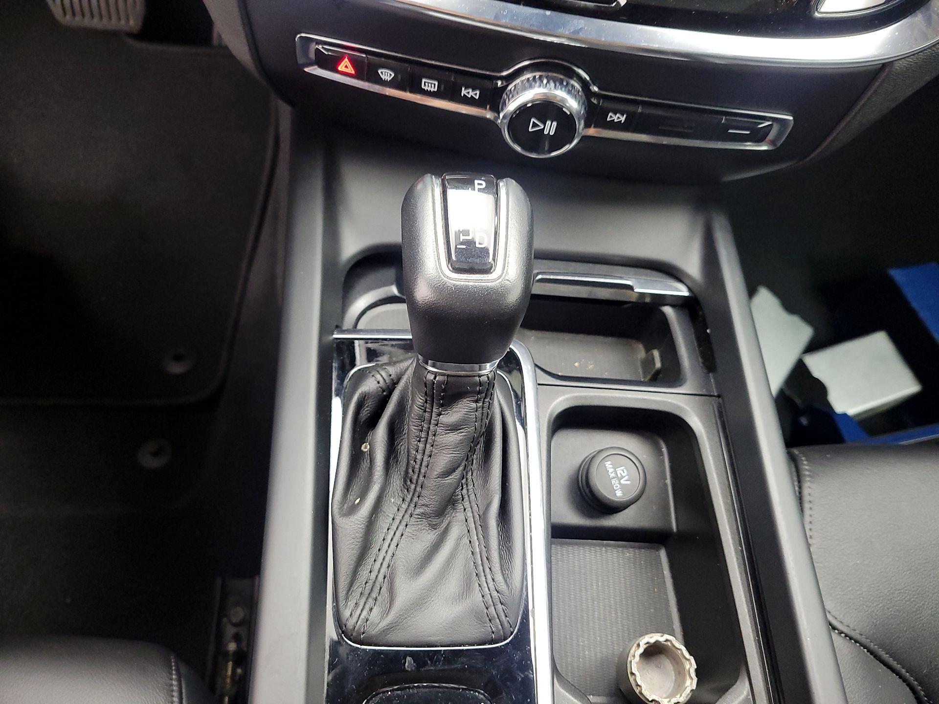 Thumbnail: 2019 Volvo S60 - 18