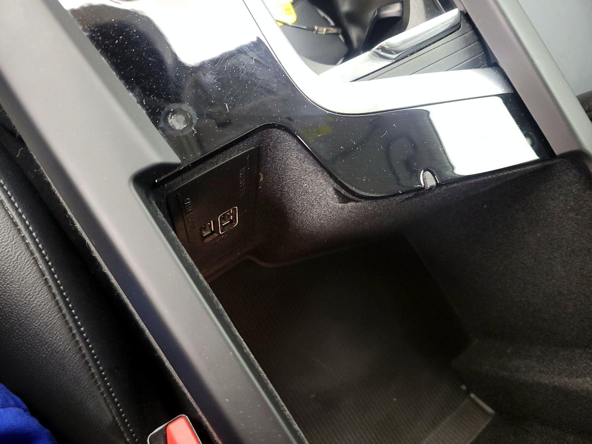 Thumbnail: 2019 Volvo S60 - 19