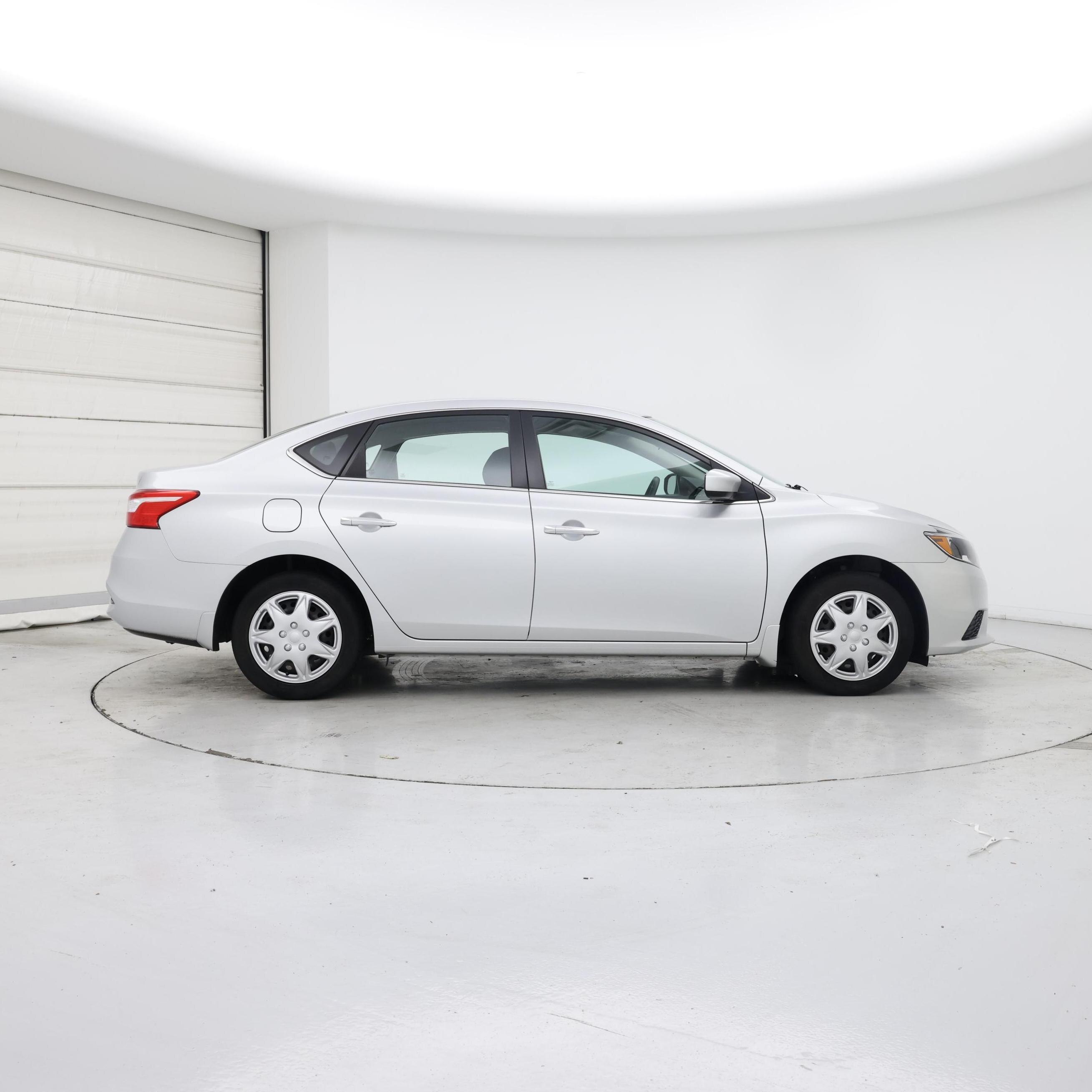 Thumbnail: 2017 Nissan Sentra - 7