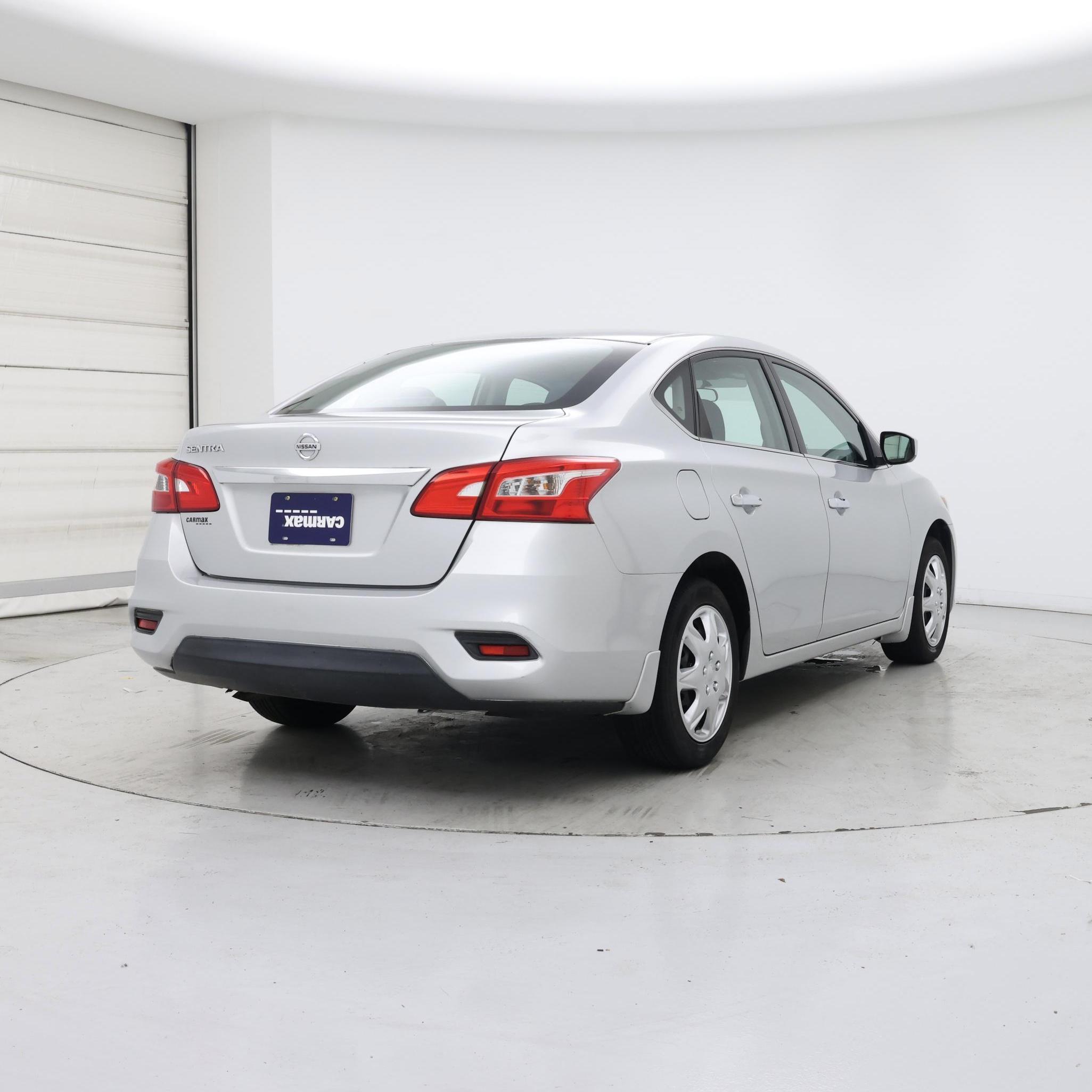 Thumbnail: 2017 Nissan Sentra - 8